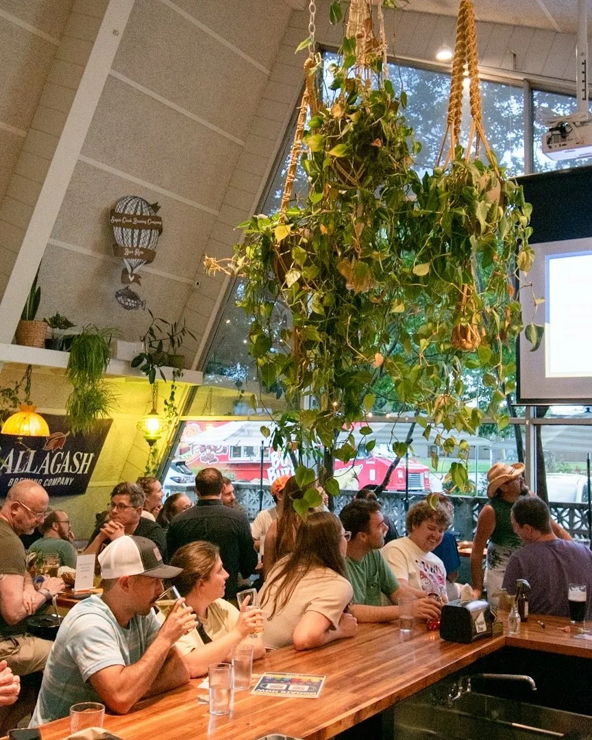 Brew&rsquo;s Clues Trivia is back next Wednesday 11/12, and we&rsquo;re thrilled to feature @safeharborsc as our partnering nonprofit! 

From providing shelter and advocacy to domestic abuse survivors, to providing holiday gifts for children, Safe Ha