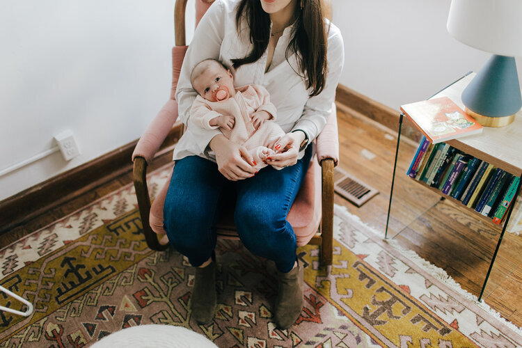 St.+Louis+MO+In+Home+Lifestyle+Newborn+Session_See+Things+Closer+Photography_6.jpg