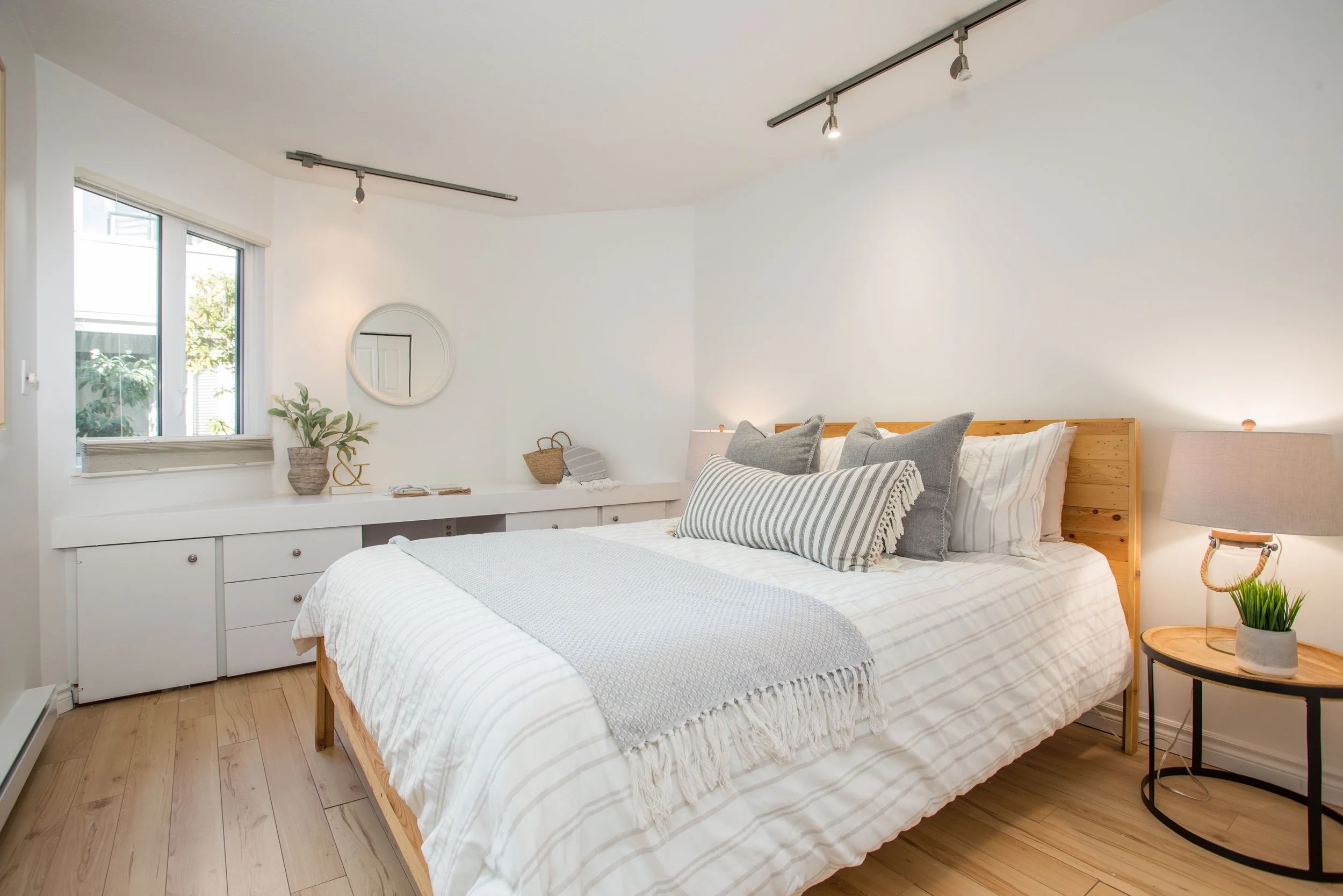 3 1182 W 7th VANCOUVER-26.JPG