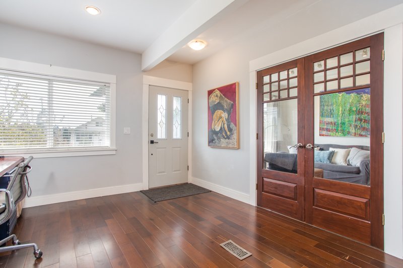 3207 Adanac VANCOUVER- MLS-7.JPG