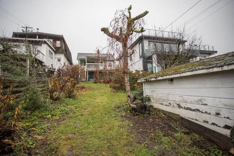 11 Hythe Ave Burnaby-MLS-26.JPG