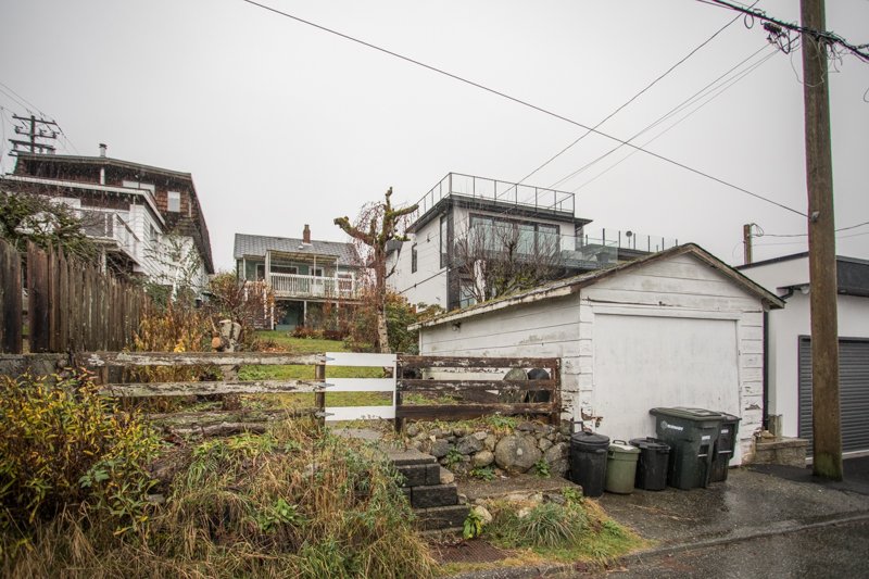 11 Hythe Ave Burnaby-MLS-27.JPG