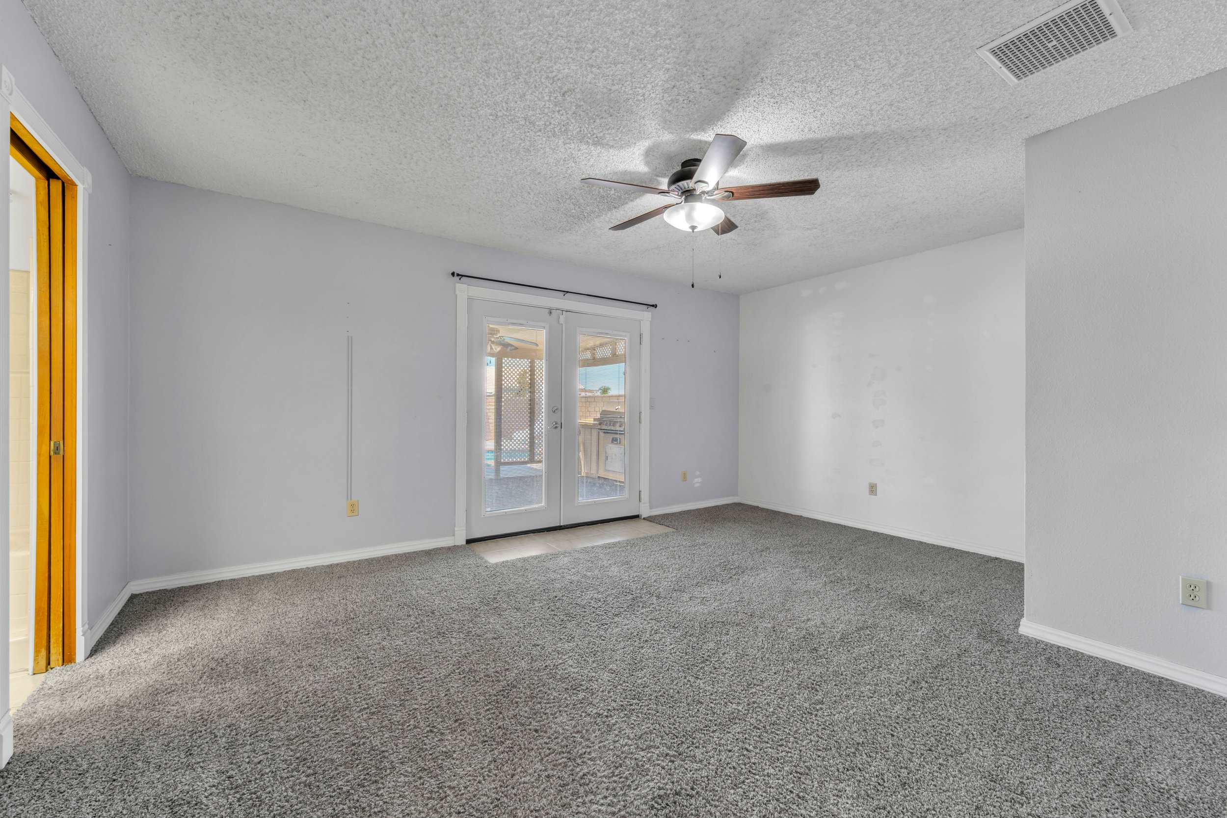 7343 Bay Ave. 17.jpg