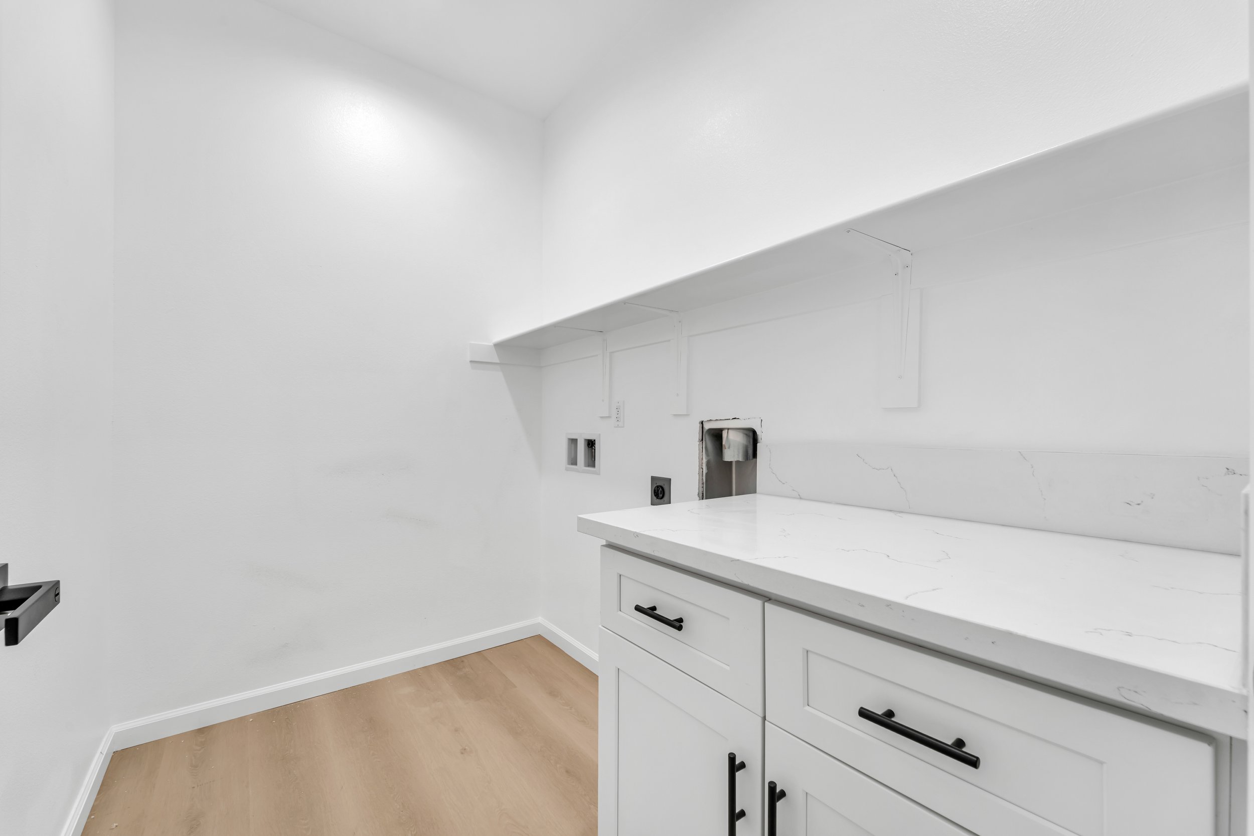 8837 Holly Ave. 6.jpg