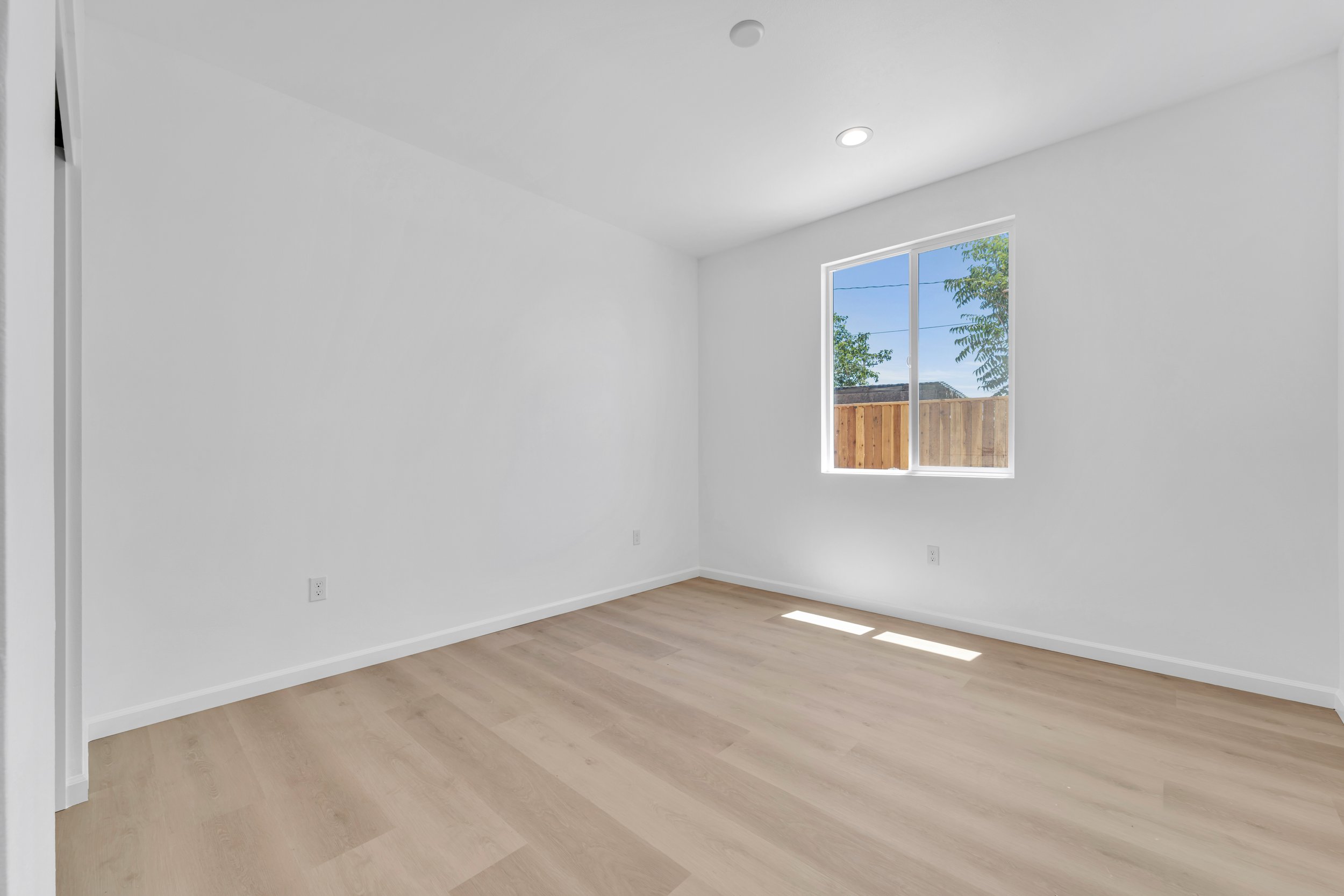 8837 Holly Ave. 10.jpg