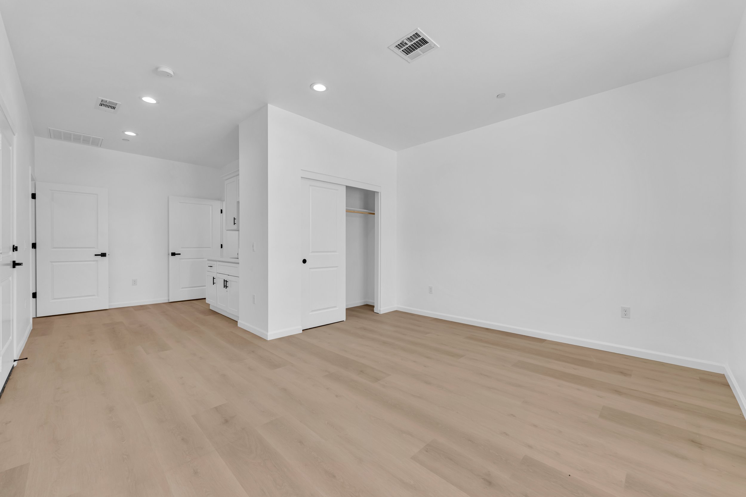 8837 Holly Ave. 11.jpg