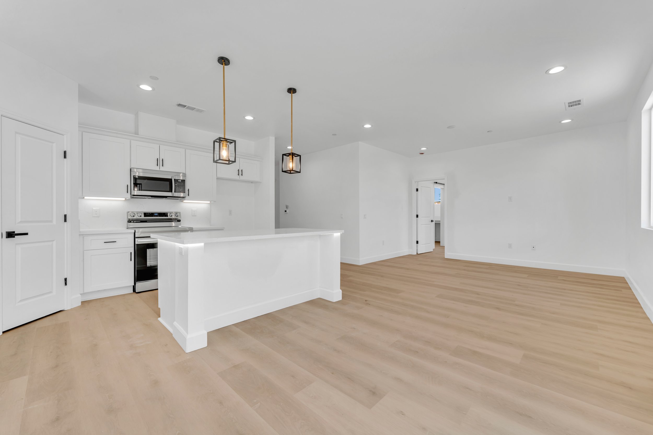 8837 Holly Ave. 21.jpg
