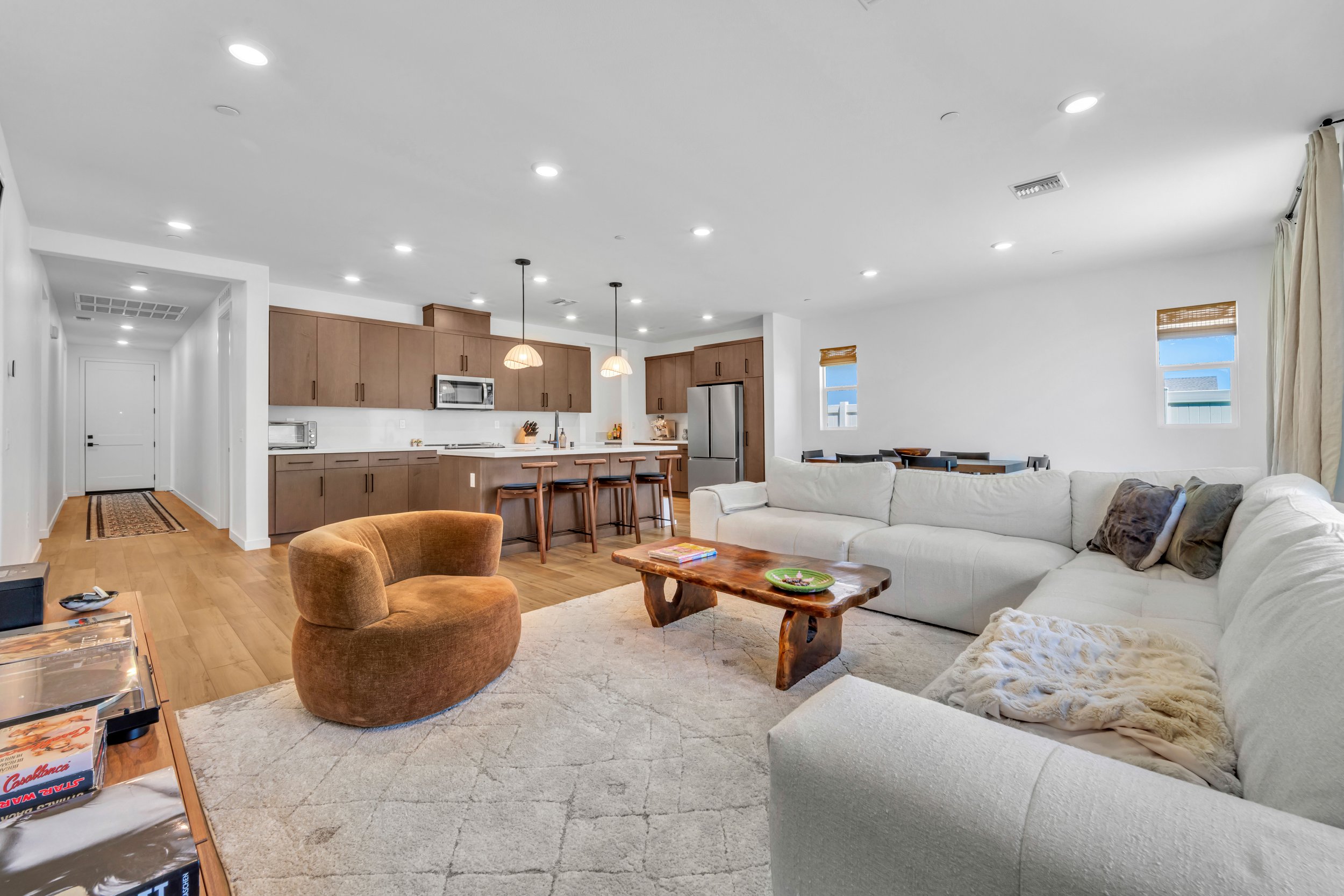 3230 Emerald Ln. 3.jpg