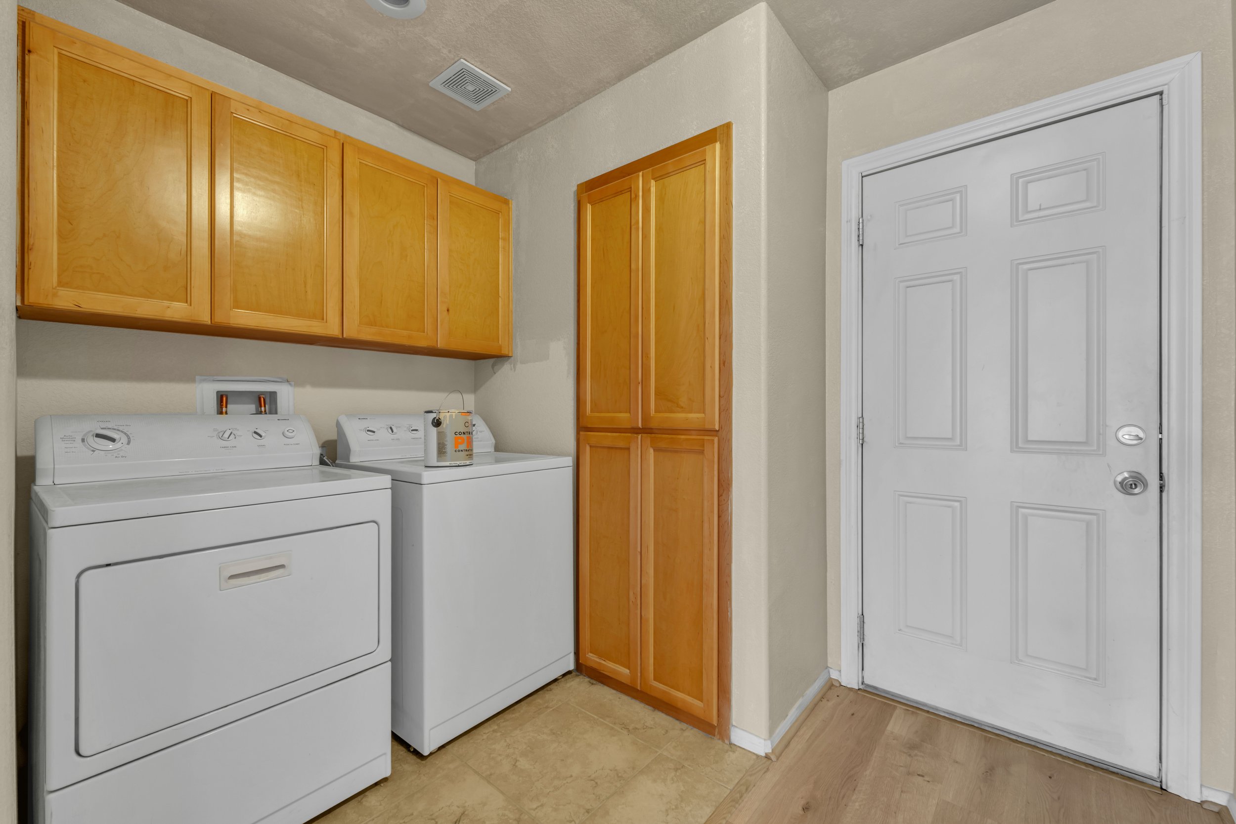 21648 95th St. 8.jpg