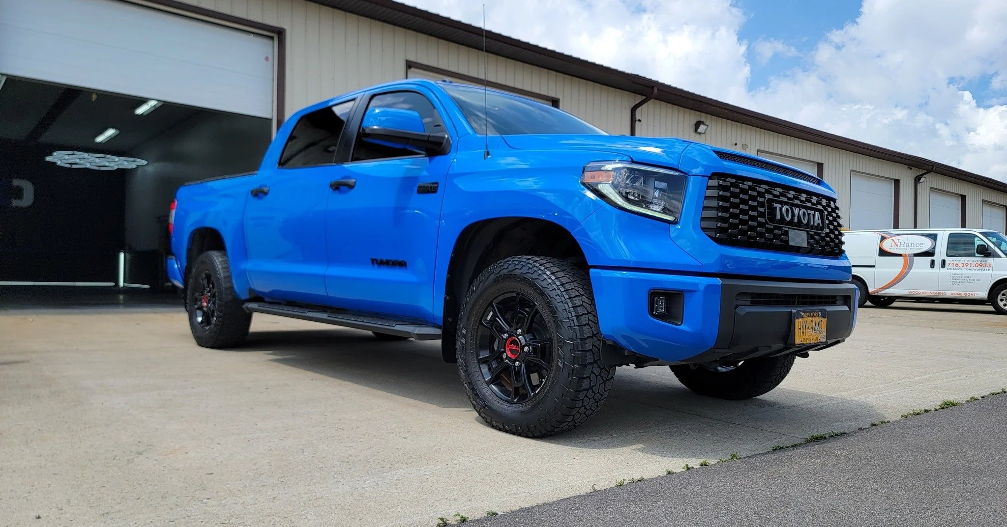 2019 TOYOTA TUNDRA TRD PRO
Following the level 2 paint correction, this Voodoo Blue Tundra received our C6 Professional Nano Diamond Ceramic Coating. This coating guarantees a glass-like, high-gloss finish that is more resistant to physical abrasion