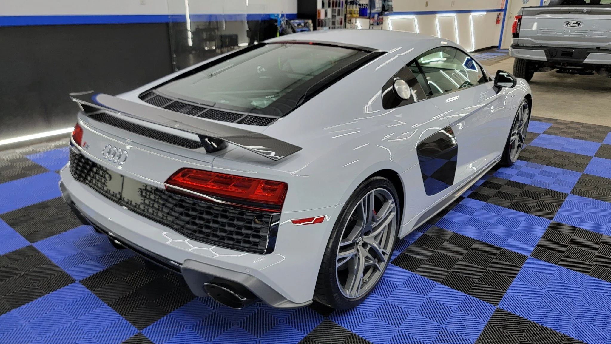 2020 AUDI R8 5.2 QUATTRO V10 PERFORMANCE
This beautiful Audi R8 came to us for our Gyeon MOHS Evo Ceramic Coating, along with our Level 2 Paint Correction. Our Level 2 Paint Correction is the difference maker when it comes to restoring your paint. B