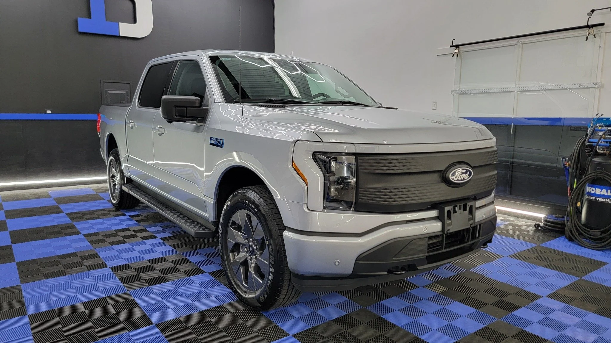 2024 FORD F-150 LIGHTNING FLASH
This 2024 F-150 Lightning came to the shop for our Gyeon EVO 1-year Ceramic Coating. Our Gyeon EVO Can-Coat Ceramic Coating is a 1-year/10,000-mile durability-rated coating that is applied to all painted surfaces, pla