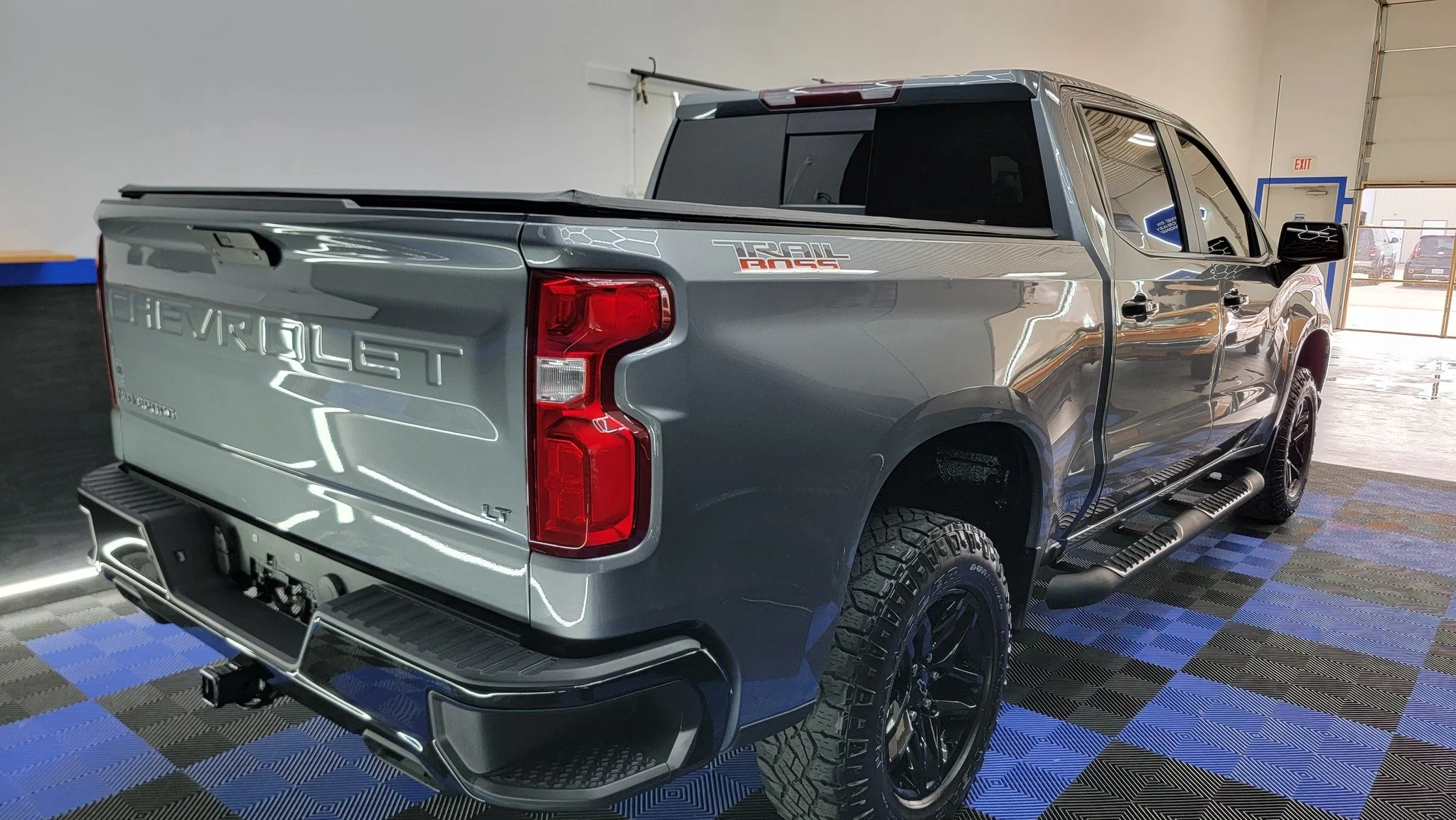2021 CHEVROLET SILVERADO 1500 LT TRAILBOSS

C6 hydro nano-diamond protection for this 2021 chevy silverado! C6 hydro offers unparalleled levels of gloss and hydrophobicity for up to a lifetime! This truck also received a woolwax undercoating, window 