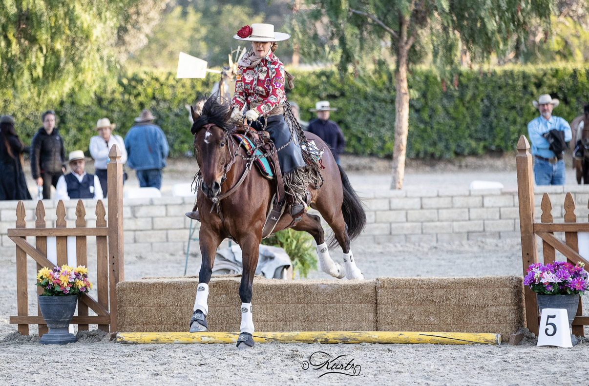 Dropbox - Nicole-4925.jpg - Simplify your life.png