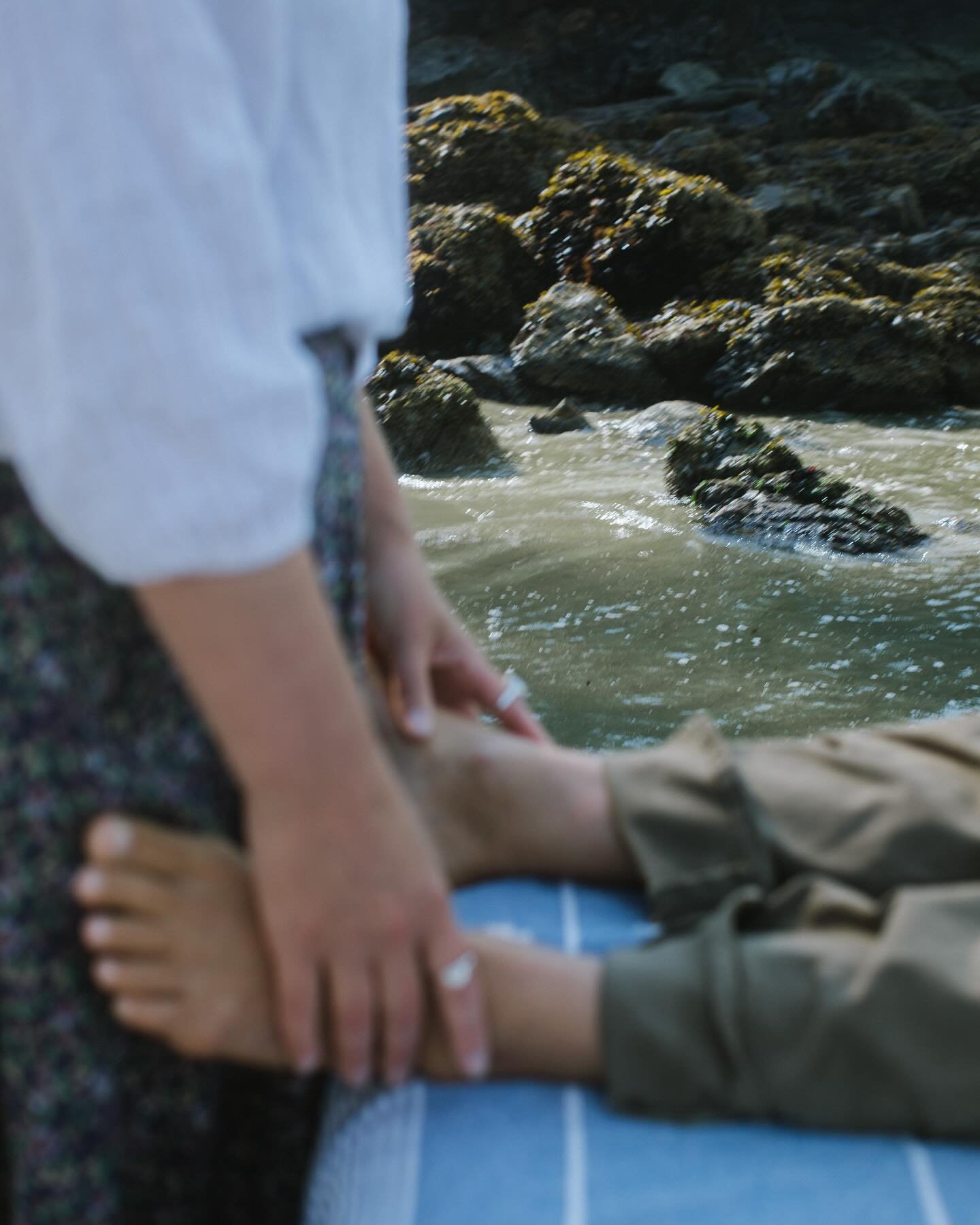 The quiet power of craniosacral ~ holding space for the hurt and the whole, and letting them find their way back to each other. 

This approach honors the body&rsquo;s wisdom, trusting that it knows what needs tending. It doesn&rsquo;t force or rush 