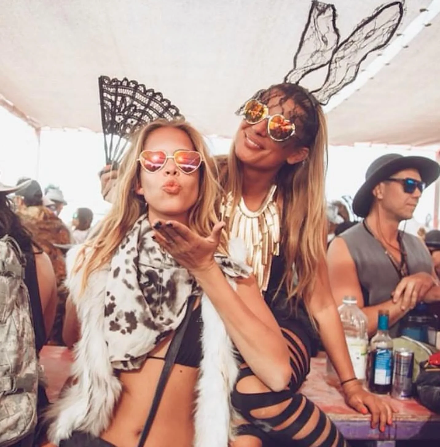 Nothing beats that golden hour glow at Burning Man 🔥 We&rsquo;re bringing those playa vibes to LA on Oct 17 for a sunset celebration with @marqueswyatt, @djzachwalker, @_ray_kash, and @mirae_muzik ✨
Grab your tickets from our bio! 🎟️
Every dollar h