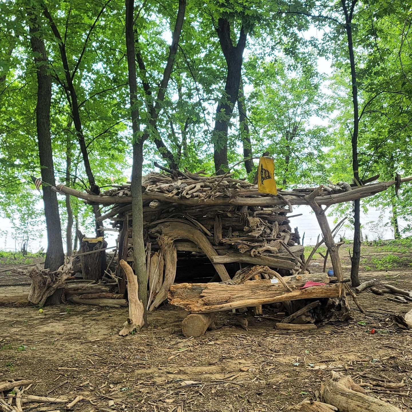 Hi, I&rsquo;m the Cyclocross Resurrection and welcome to my crib 🏡

(Yes this is actually on-site at Eva Bandman &mdash; no step on snek okay?)