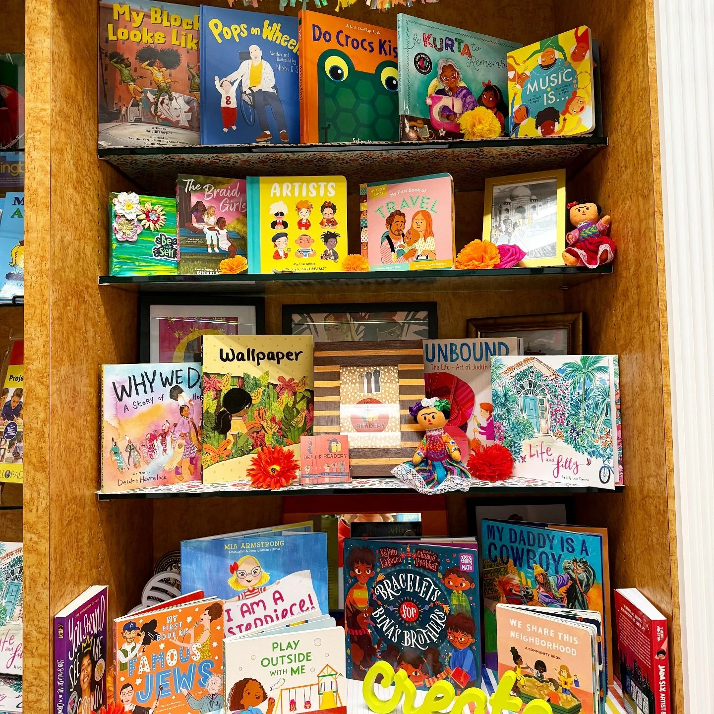 POPS IN THE SHOP at The Historical Society of Palm Beach County @pbchistory curated by @rohisreadery 

Thrilled for the Readery reopening today! Congratulations @pranoo_k 💛💛💛