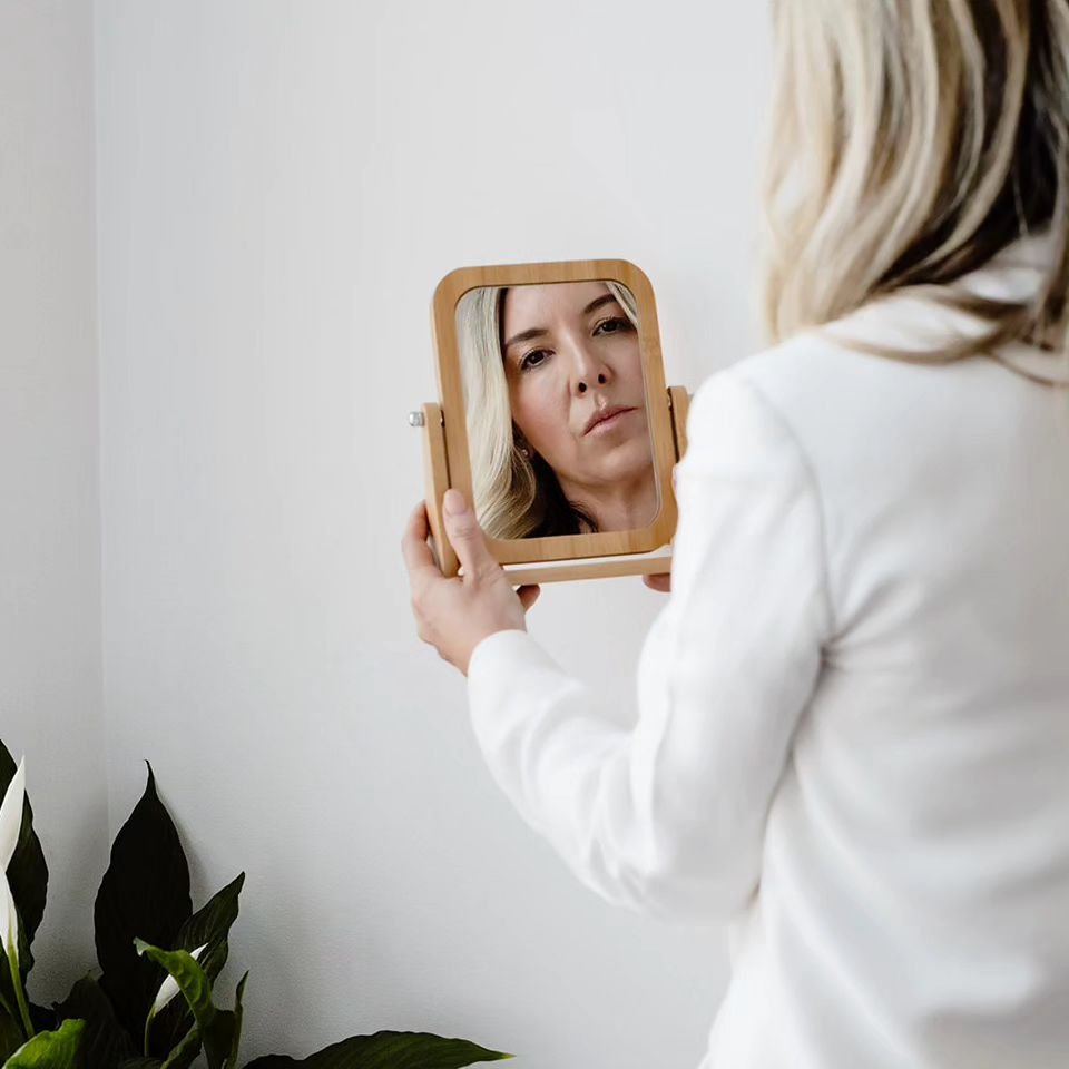 Start the New Year with the &quot;man in the mirror&quot;. If we want to make the world a better place, gotta take a look at ourselves and make the change 🤍

#changestartswithyou #selfawareness #undoingyou #selfdirectedhealing #mirrorwork #shadowwor