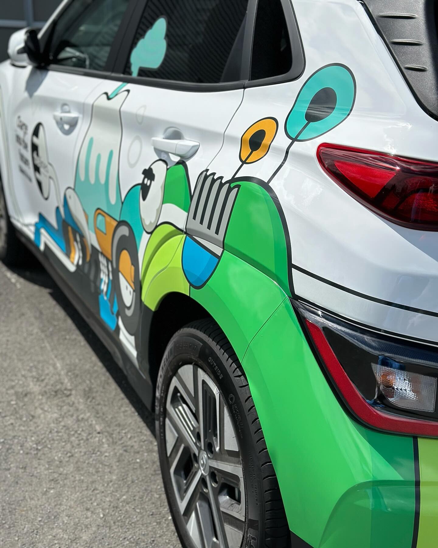 A bright and colourful vehicle wrap for @thelinescompanynz #weprintedthisnz #vividimagesltd