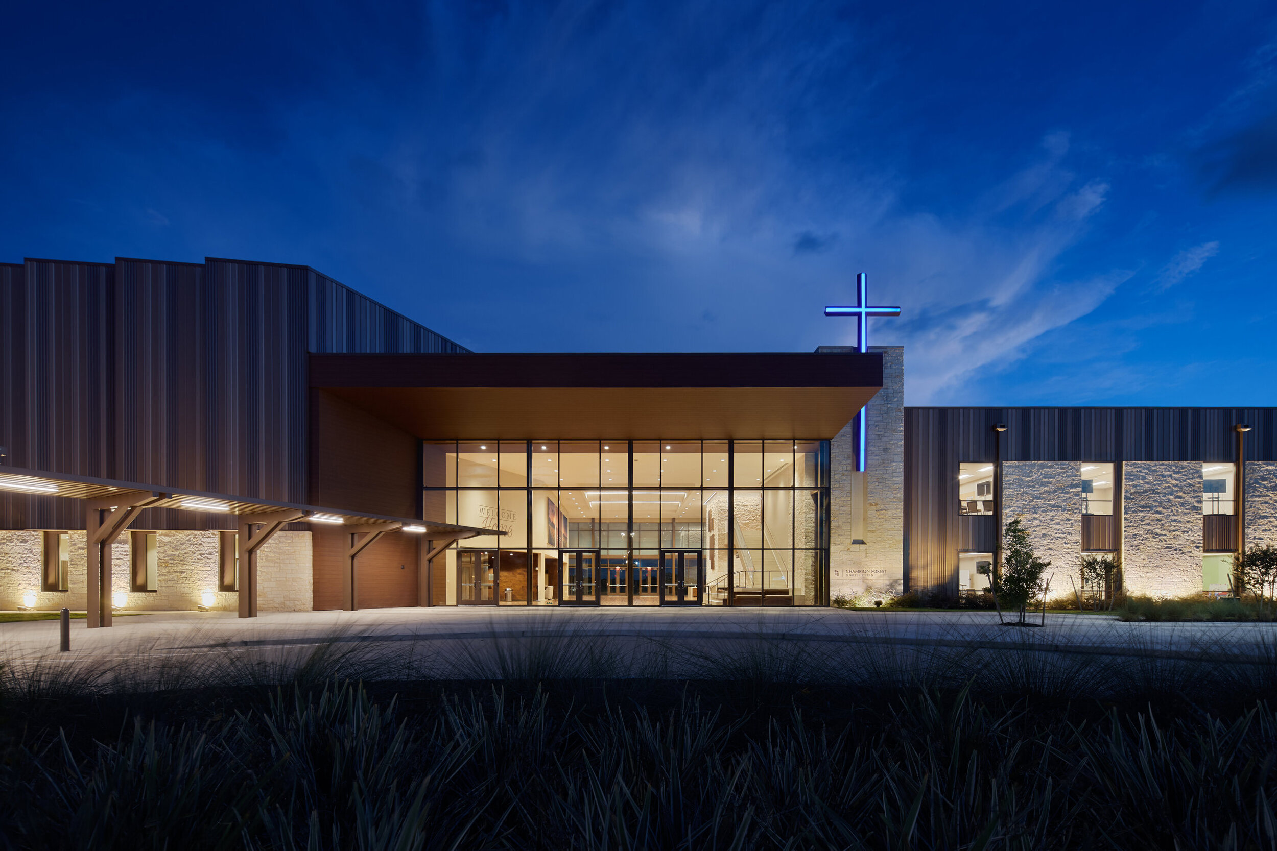   CHAMPION FOREST BAPTIST CHURCH   KIRKSEY ARCHITECTURE  SPRING, TX  © JONATHAN DEAN 