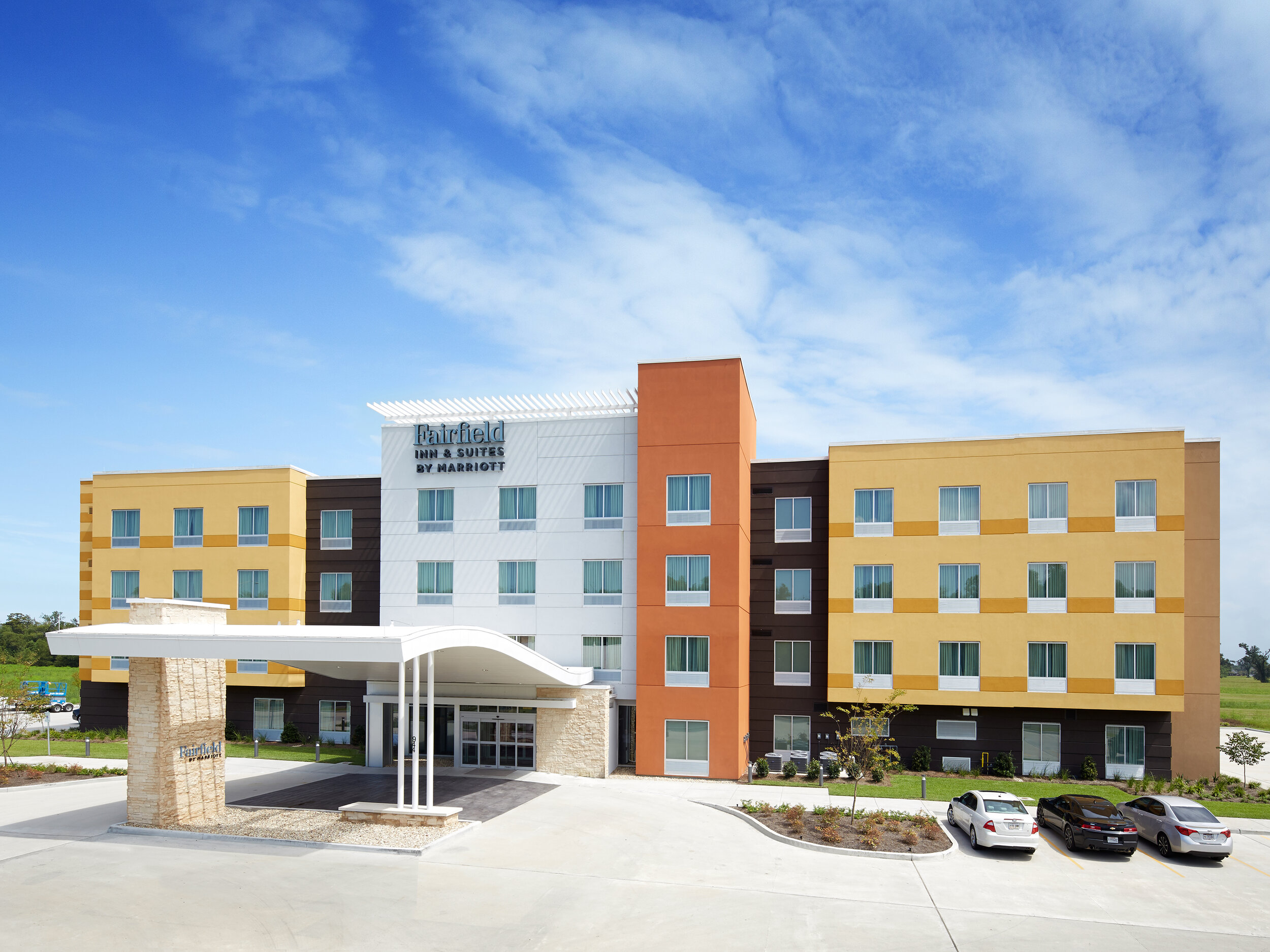   FAIRFIELD INN &amp; SUITES BY MARRIOTT   LAPLACE, LA  © JONATHAN DEAN 