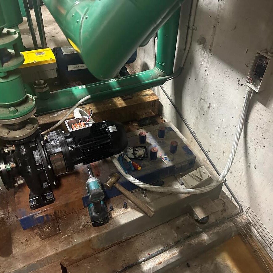 Assisted @neverstopwaterptyltd with the new upgrade of Water Pumps in The Childrens Hospital Westmead.
#electrician #waterpumps #pumpupgrade #teamwork
