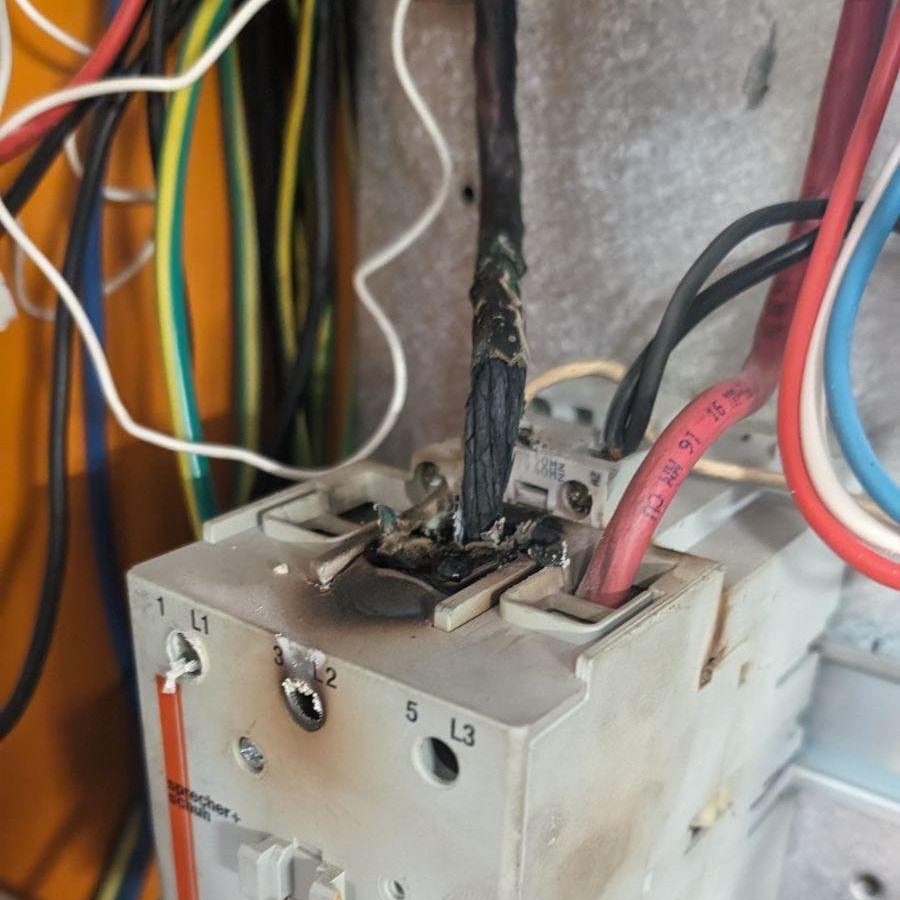 Believe it or not - this will still operating at the time of service call. Hot Join to the contactor. One way to prevent this is to have your switchboards regularly checked and thermal scanned as a preventative maintenance measure. 
#switchboardmaint