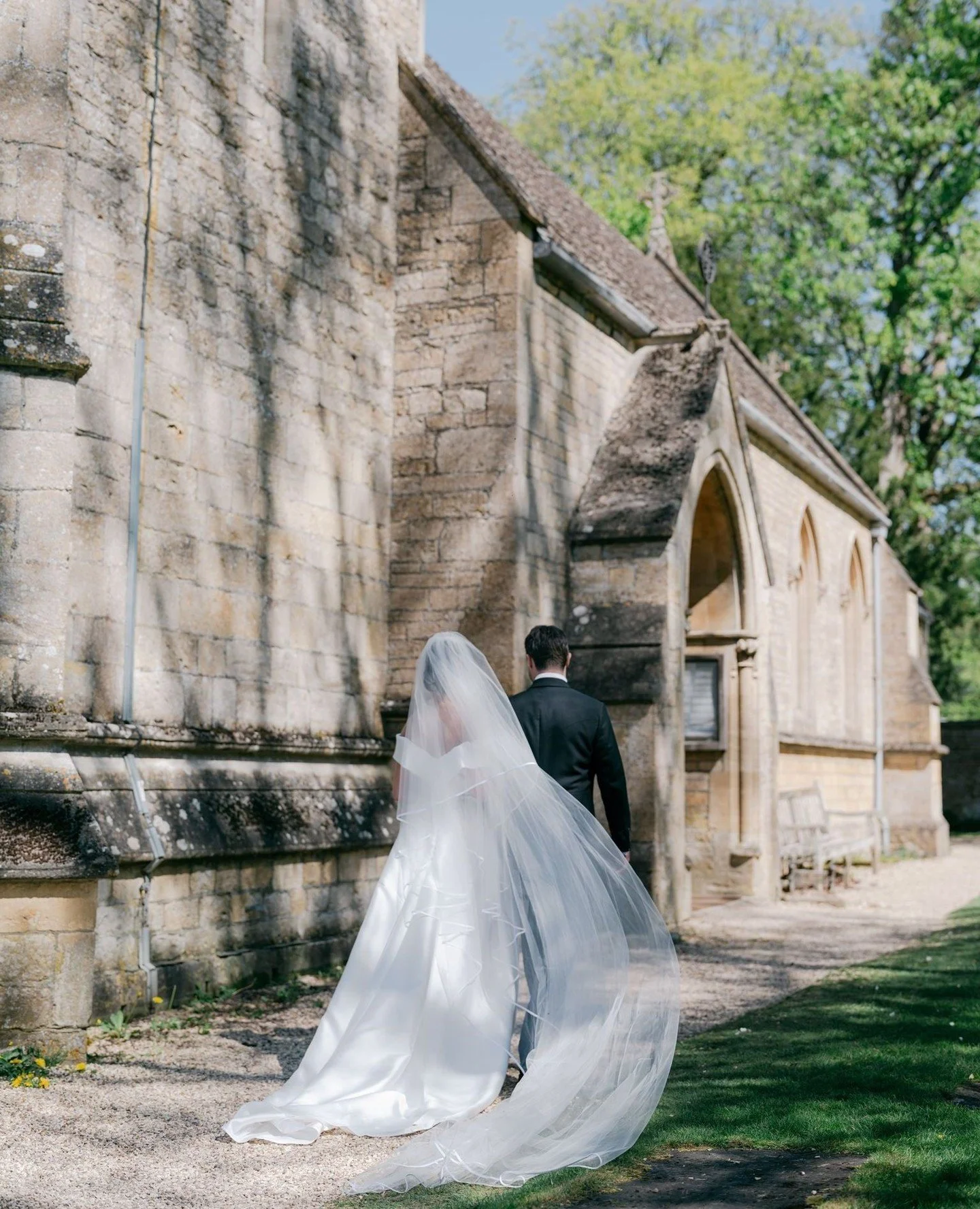 We captured Alisha &amp; David&rsquo;s wedding in the Cotswolds just a few months ago. ⁠
A day defined by family and friends. ⁠
⁠
⁠
⁠
@slaughtersmanor⁠
@mach_management⁠
@lynnejessettfloristry⁠
@bluelionband⁠
@roseandbeaudesigns⁠
@thecountrymarqueeco