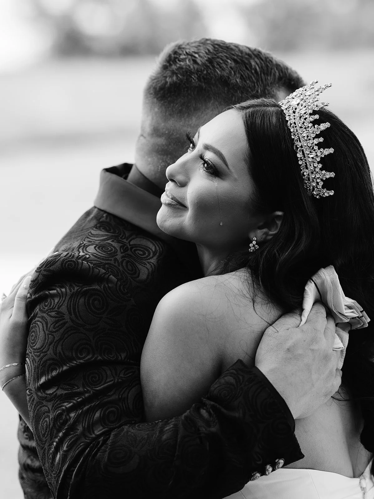 Bride cries during first look with her dad at the Osage House in Northwest Arkansas