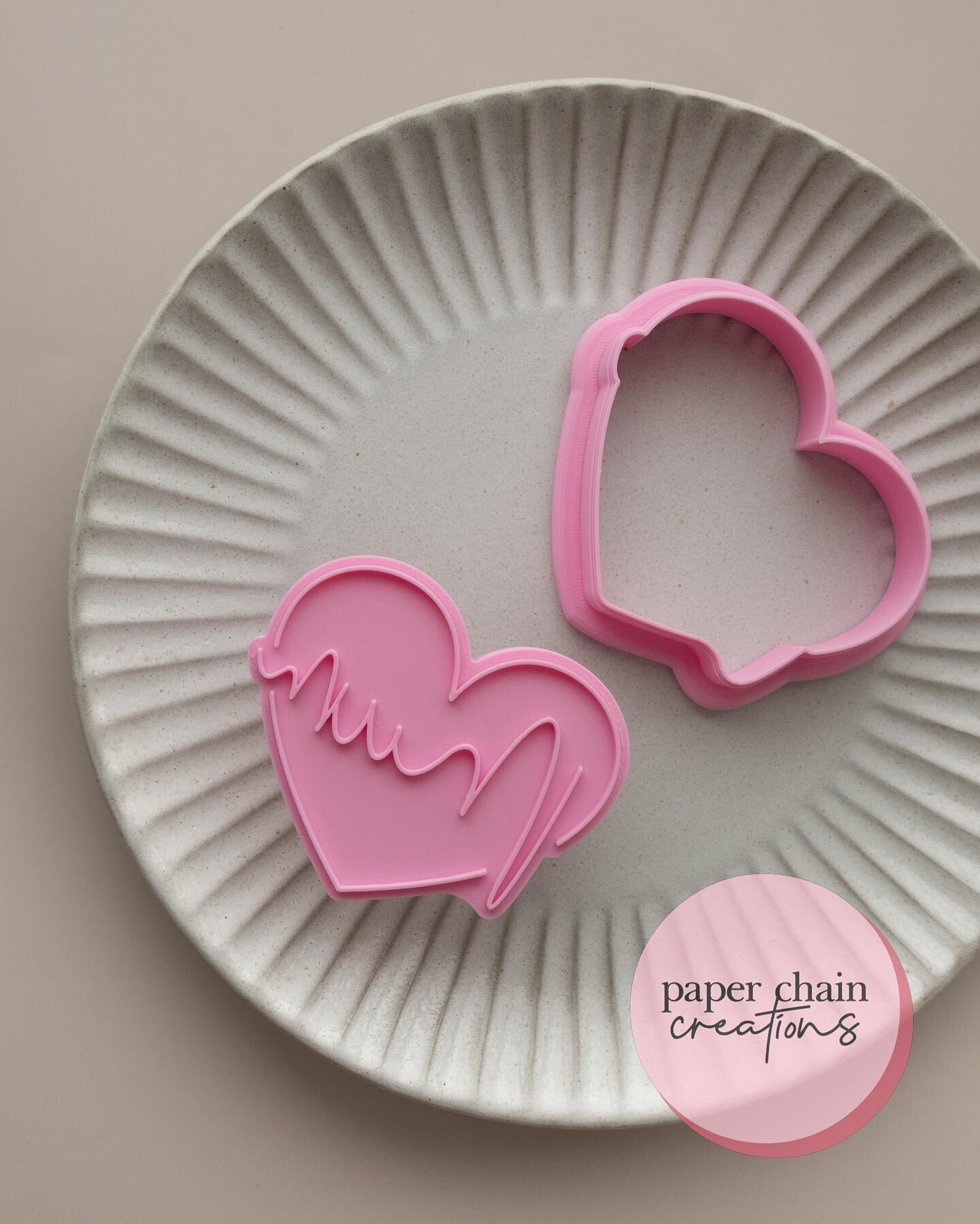 💕 SALE 💕
.
New Mother&rsquo;s Day designs are up! Shop now with a 20% off sale happening now! Sale until 17/4 at 11:59pm. Discount is automatic and shows at the checkout!
.
#fondantcookies #cookiecutters #cookies #paperchaincreations #customcookies