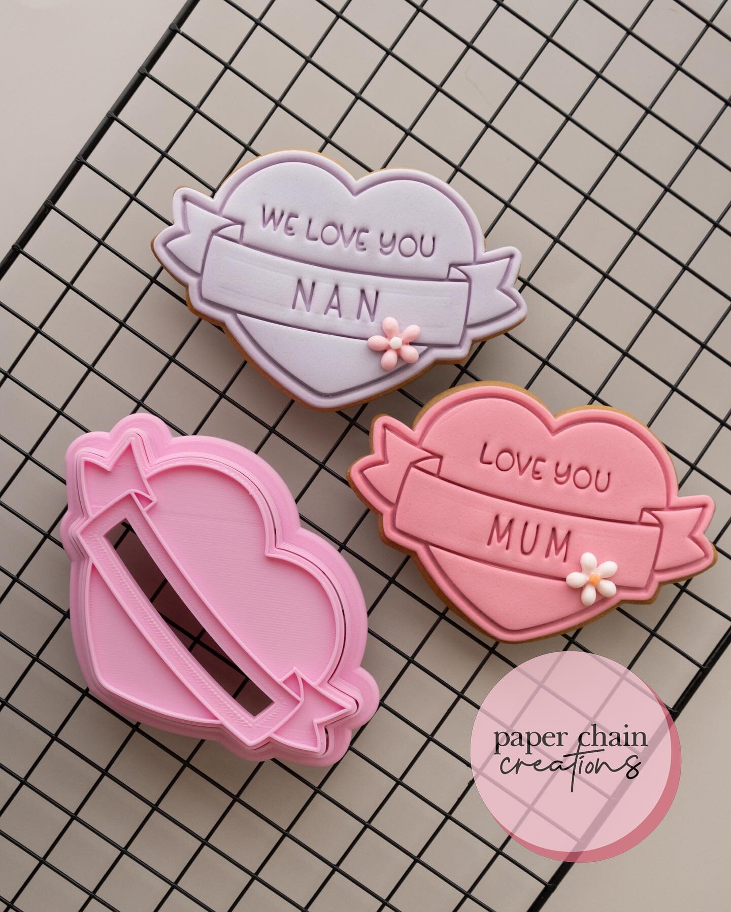 💕heart with banner💕
.
How delightful is this cookie cutter? New for Mother&rsquo;s Day this year I just love how it turned out!
.
After a lovely little break in Townsville (the weather was perfect!) I am back pumping out your orders and preparing f