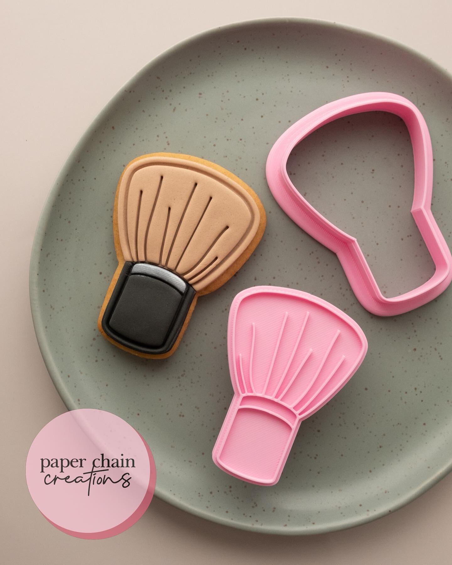 💕make up brush💕
.
Absolutely love how the make up cookie cutters and embossers I designed for Mother&rsquo;s Day turned out! 
.
I&rsquo;m currently working through my list of new ideas and Father&rsquo;s Day designs so if you have any you want adde