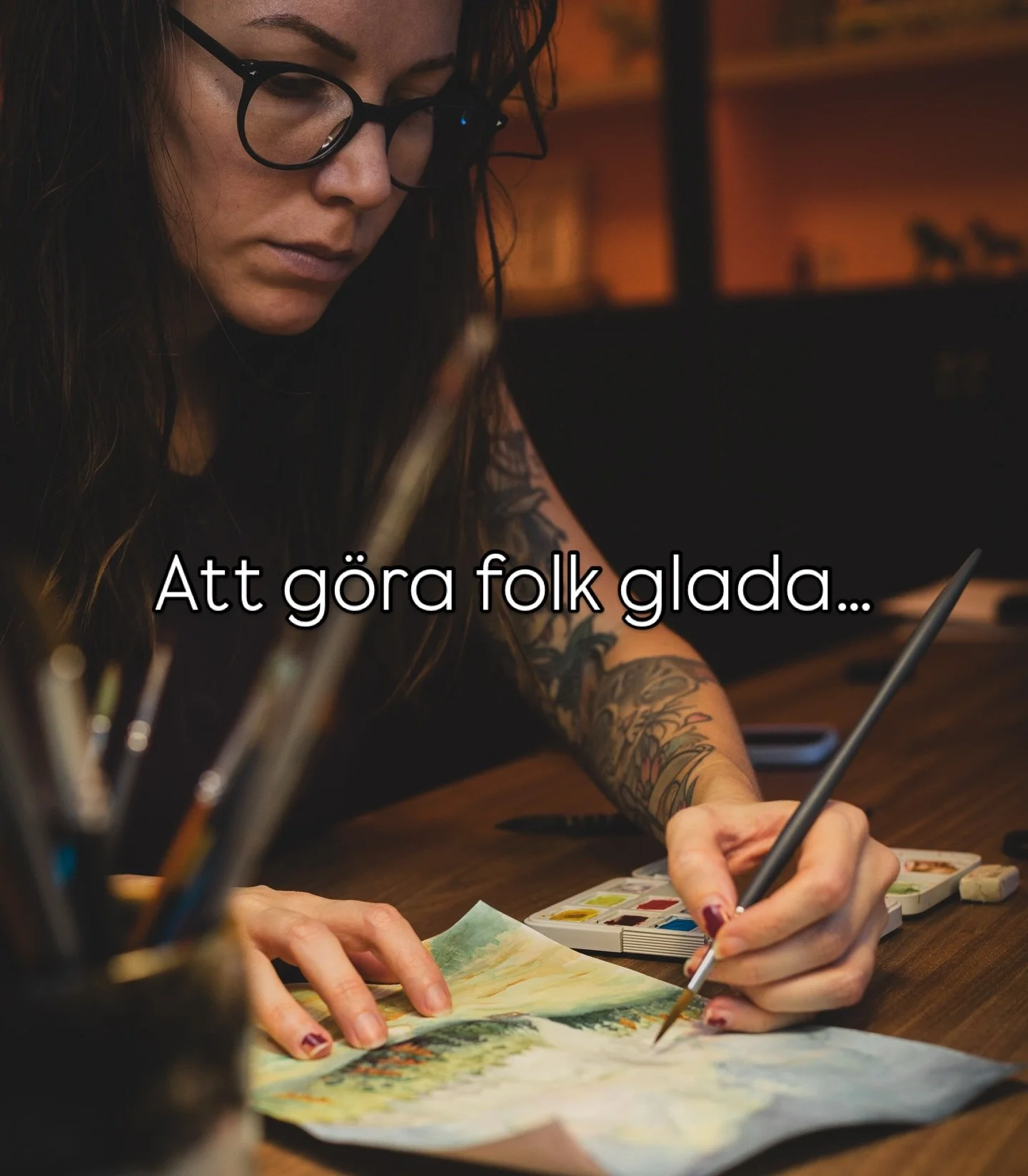 G L A D &bull; Min man sa h&auml;r om dagen att jag har &rdquo;Bj&ouml;rnes-Magasin-aura&rdquo; och jag tog det definitivt som en komplimang. Att vara sn&auml;ll och f&aring; andra att skratta och att de f&aring;r k&auml;nna livets magi och vidunderl