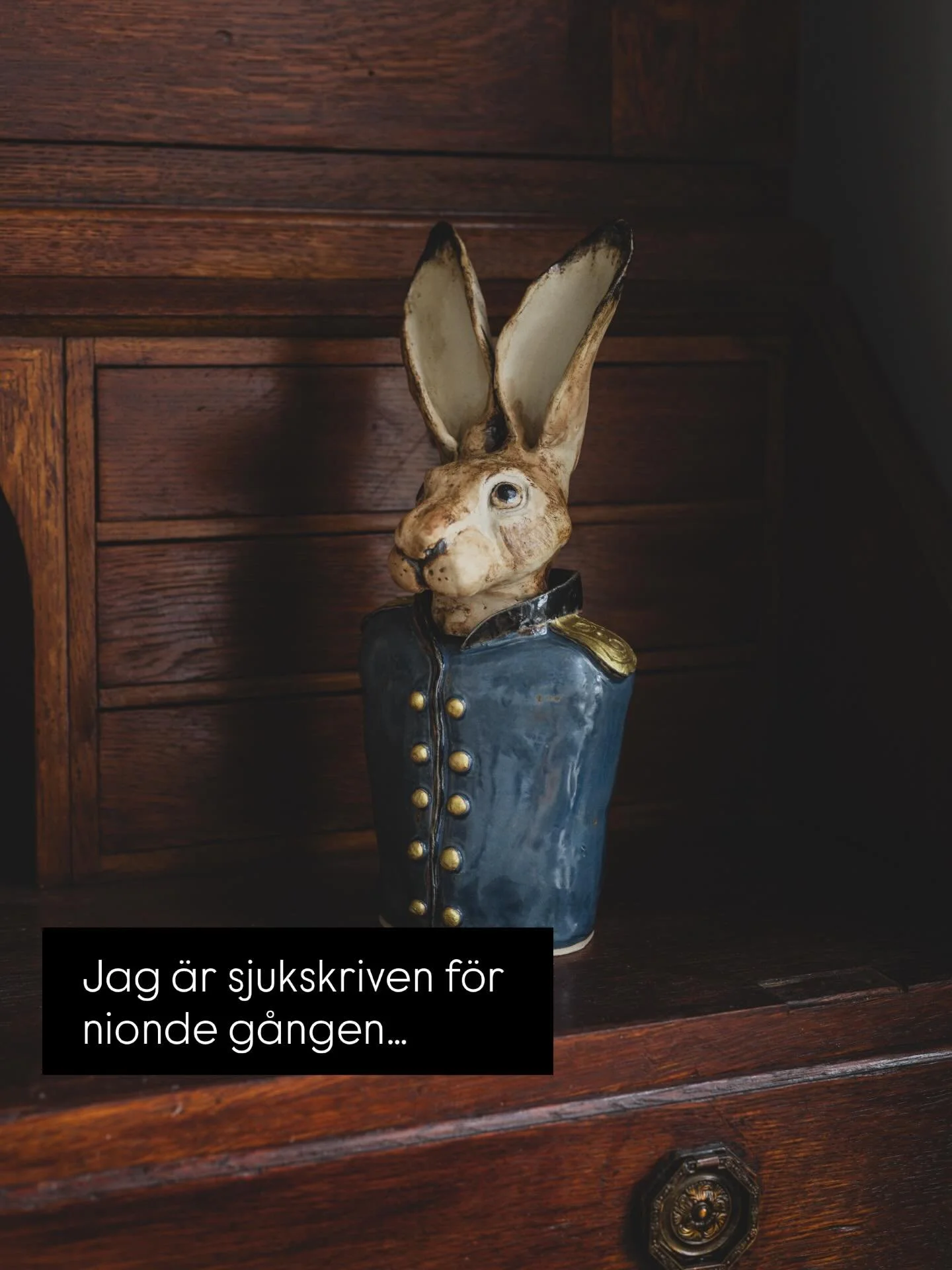 L I V E T &bull; Jag &auml;r sjukskriven igen f&ouml;r nionde g&aring;ngen. Det var ju inte riktigt planen. Jag skulle ju flyga nu ju&hellip;
&bull;
Jag vill inte ha DMs med medicinska r&aring;d. Tack f&ouml;r att ni respekterar det ❤️ 
&bull;
Svajpa