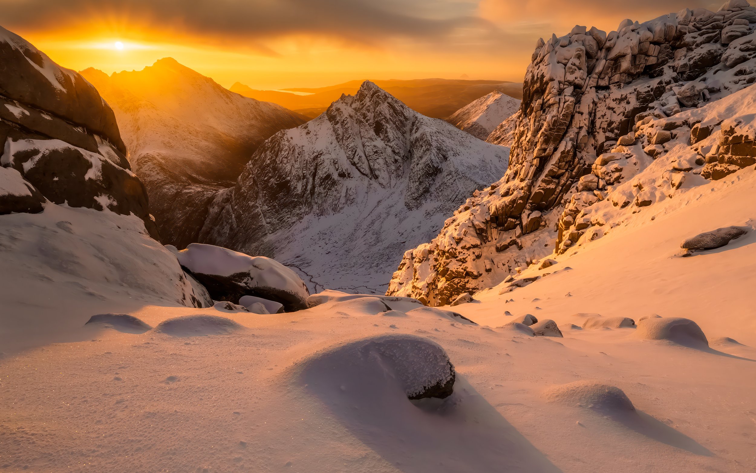 Arran-Mountain-Valley-3000.jpg