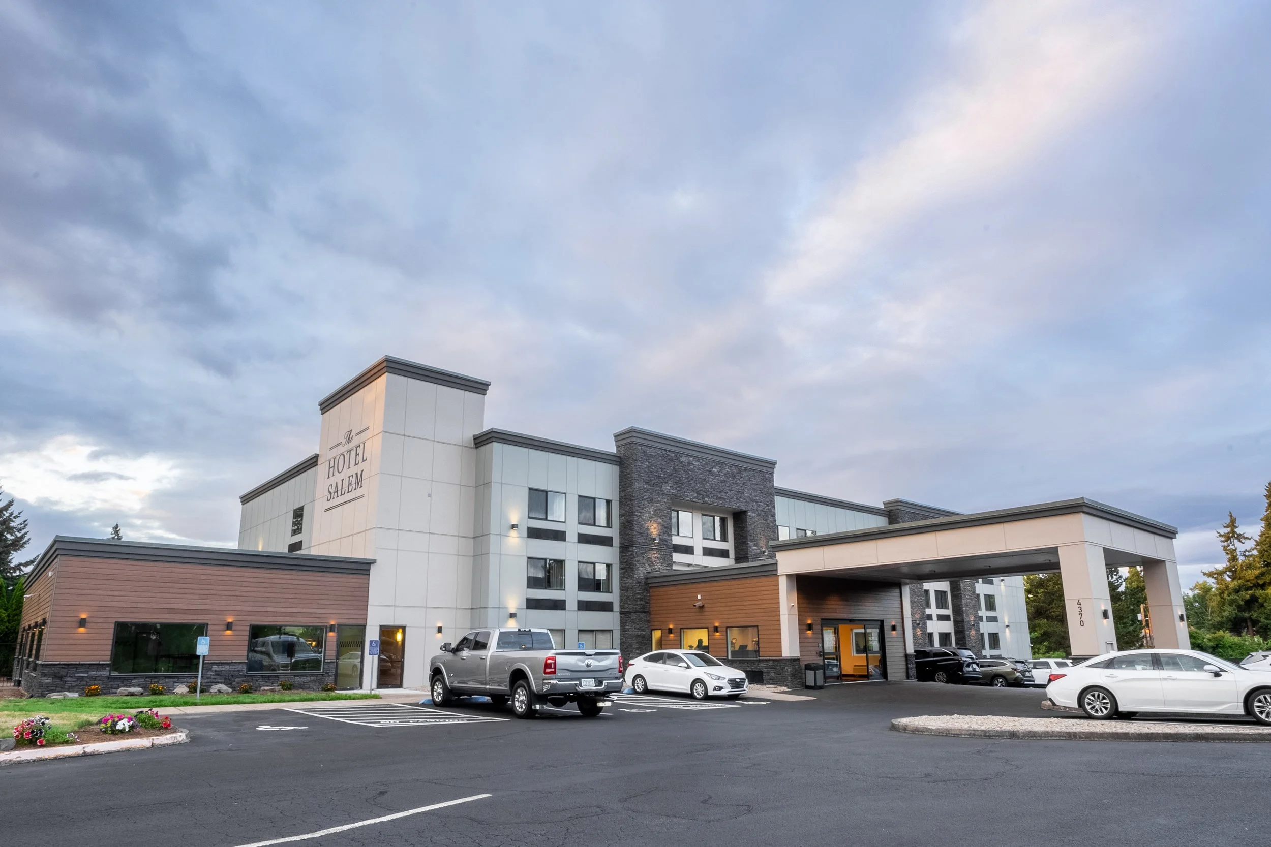 20x30 Exterior 1PS.jpg