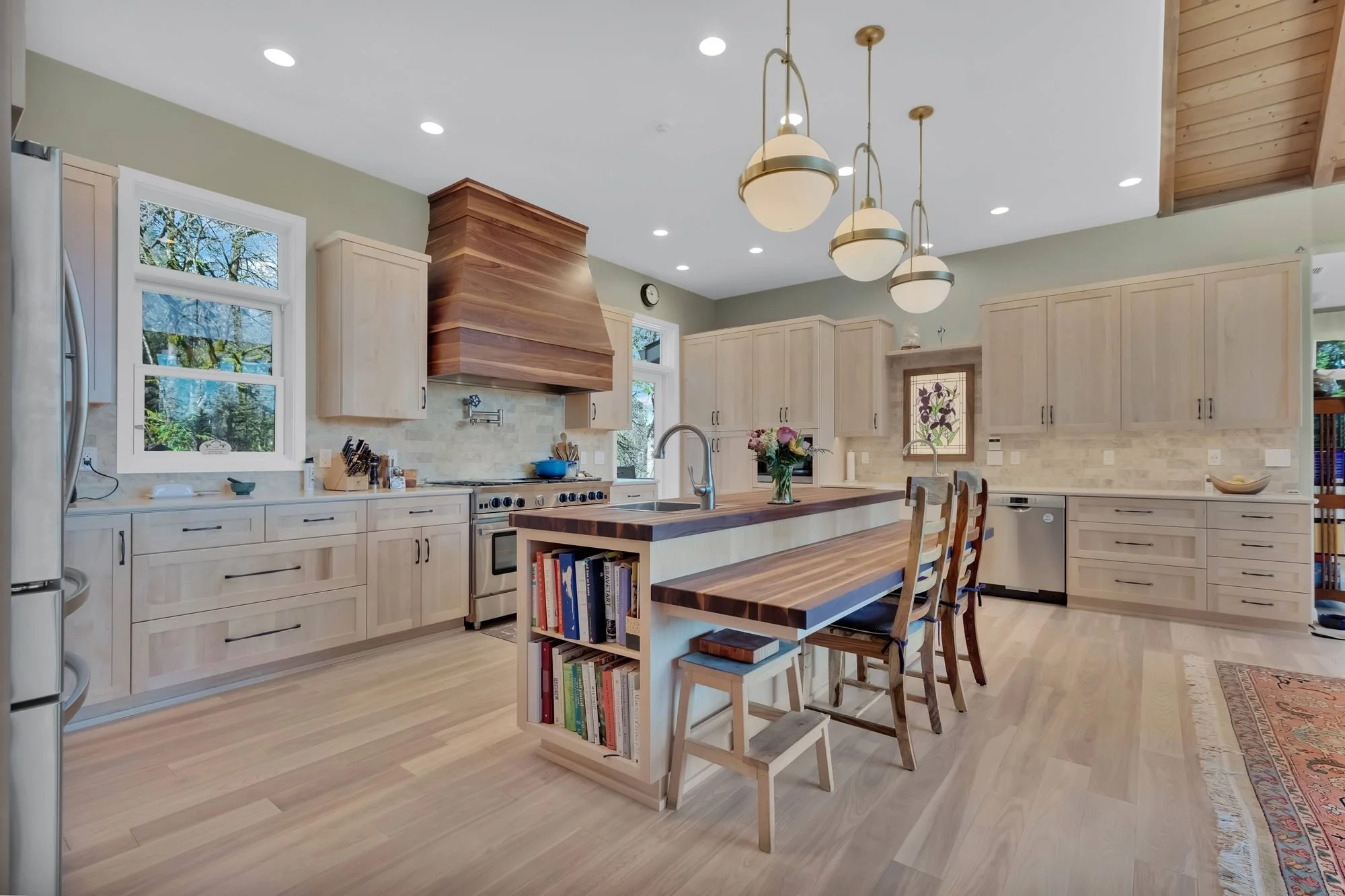 Kitchen 2.jpg