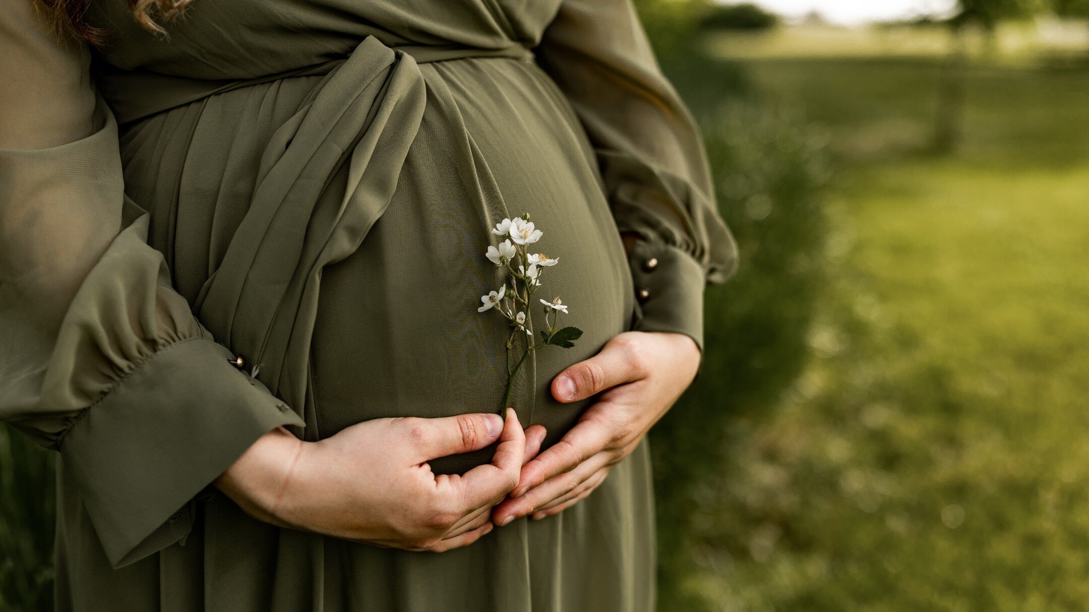 Green green green

I can't wait for things to be fully green again.

#maternityphotography #maternity #maternityphotoshoot #marylandphotographer #wanderlust #babybelly $pregnant #mama #motherhood #photography #detailshot