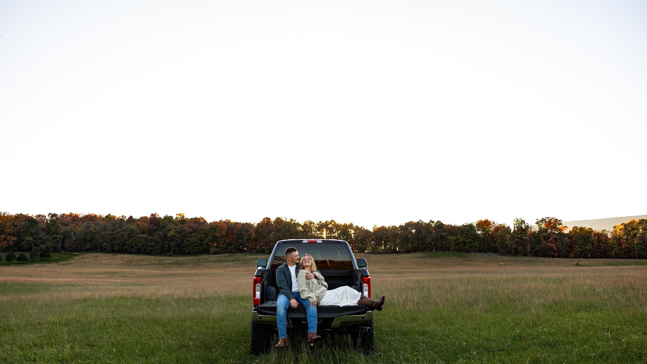 Give me a field and a good sunset and I will be alright ❤️

#dmvphotographer #dmv #dmvphotography #engaged #engagement #couplesphotography #marylandcouples #couplesphotographer #eastcoastphotographer