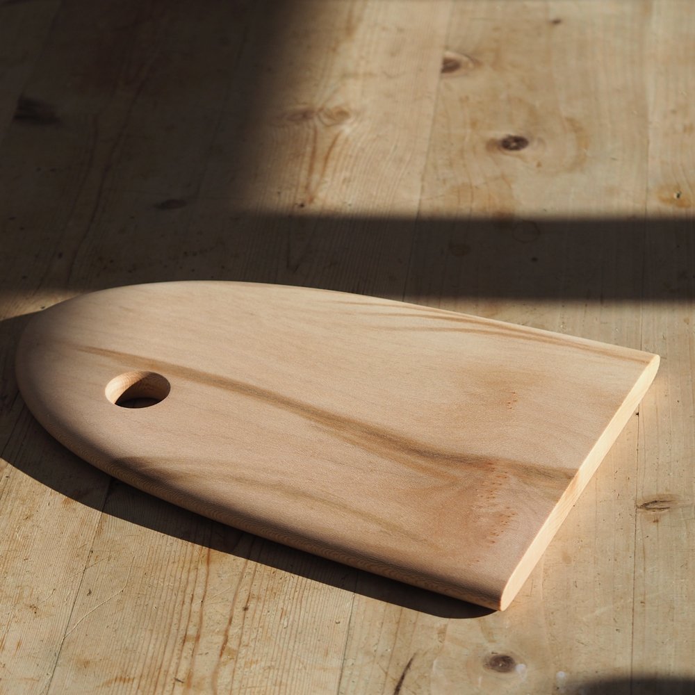london-plane-fin-shaped-chopping-serving-board.jpg