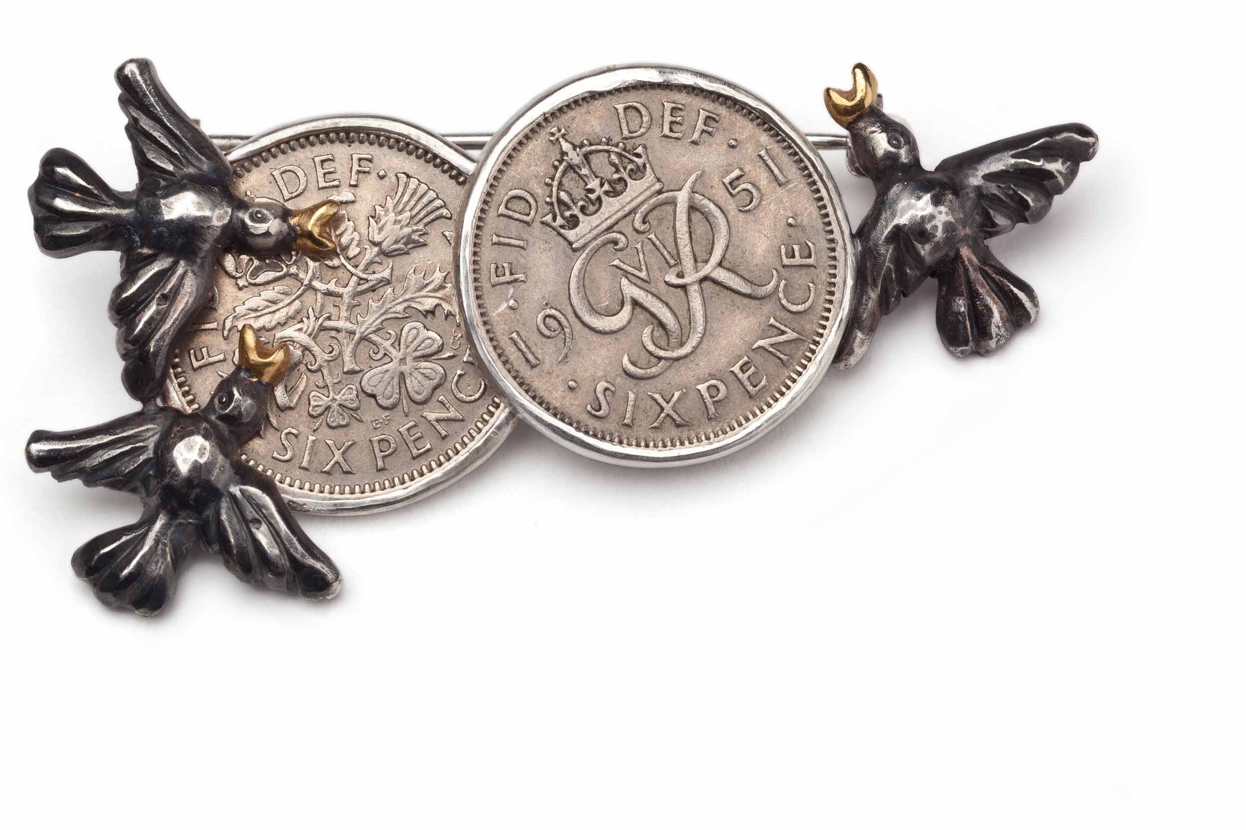 gn2-sing-a-song-of-sixpence-brooch-bryony-knox.jpg