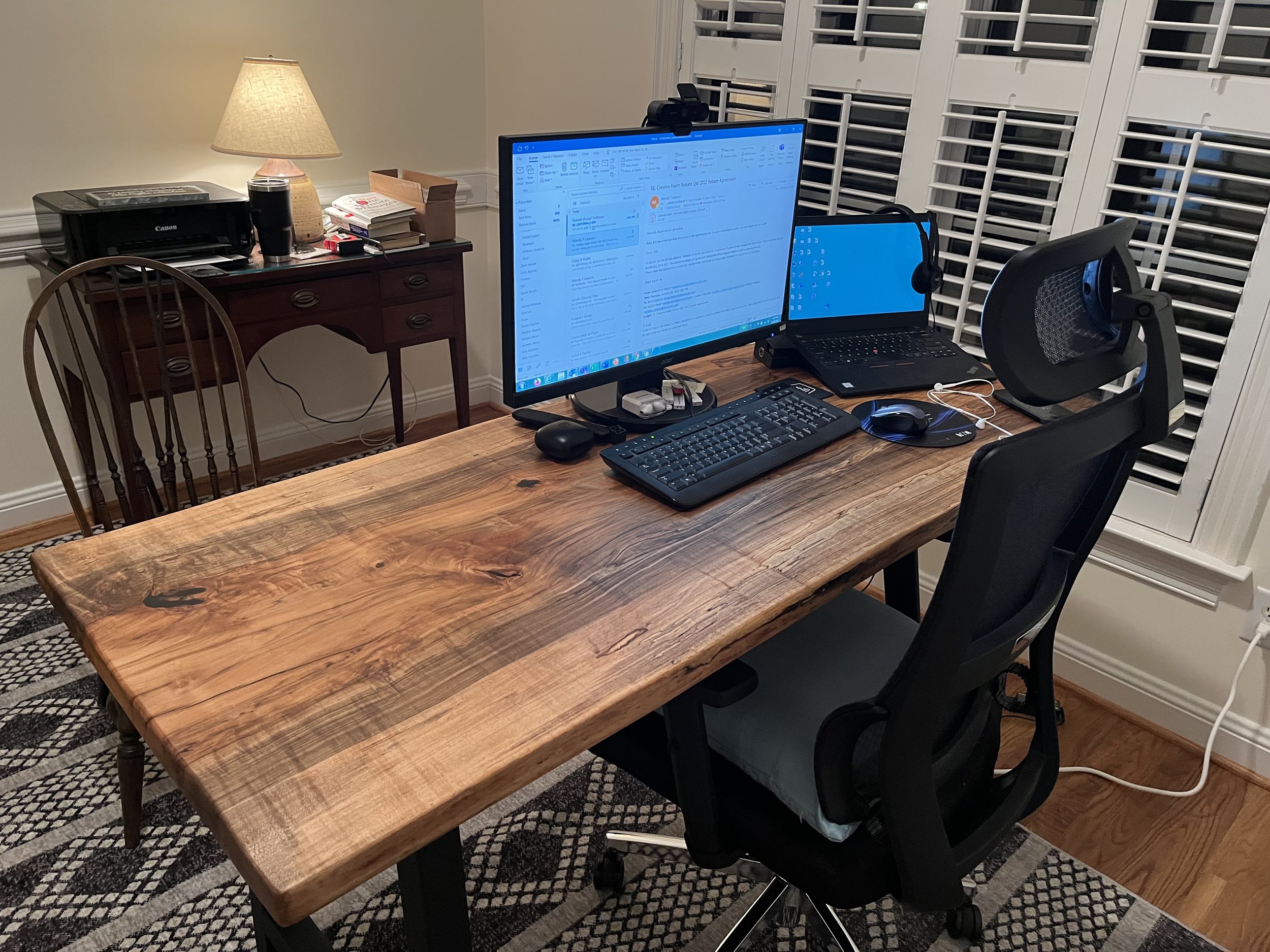 sit and stand computer desk2.jpeg