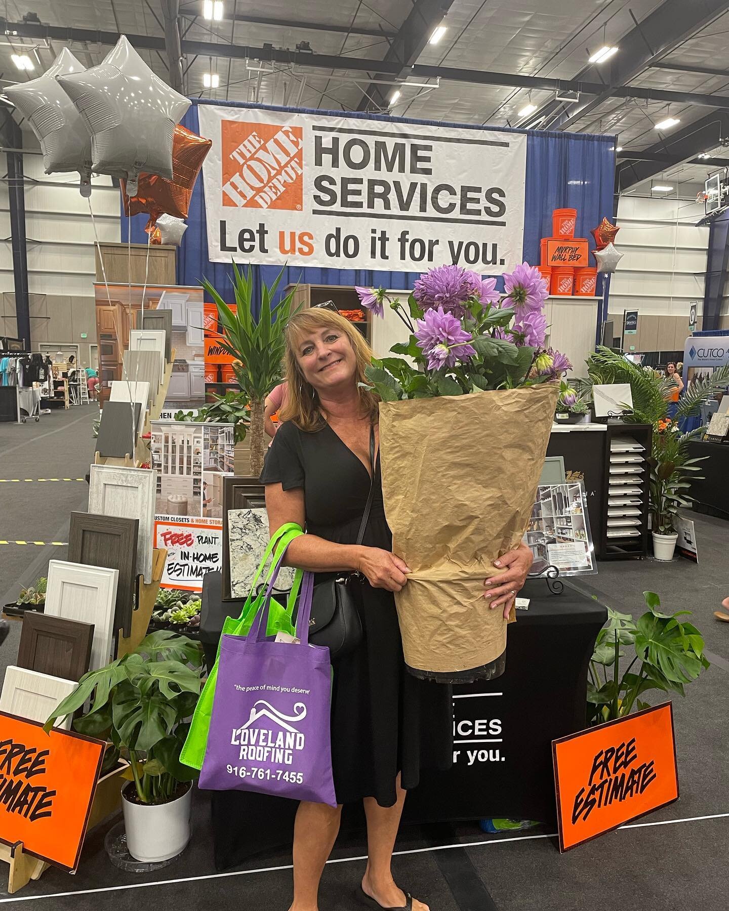 More Home Depot Giveaways 🎉 

In order to snag these fun freebies just stop by their booth anytime this weekend and sign up for a FREE in home consultation &amp; personalized bid! 

Get your tickets online 📱 at www.tri-countyhomegardenshow.com OR g