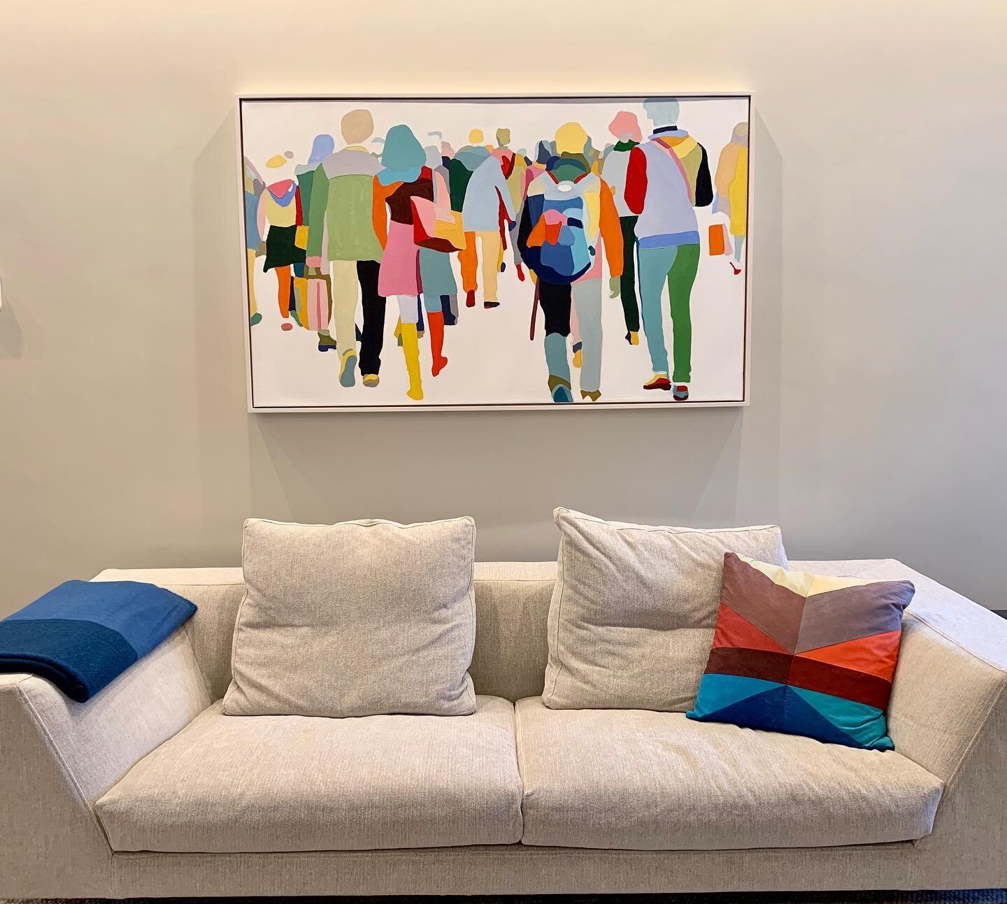 Step into color.

Back in the swing as routines of school and work take shape again after a great summer. This colorful installation I love-featuring a Sherry Czekus street scene-her figures are immersive and fabulous. Find more of her work-(swipe) a