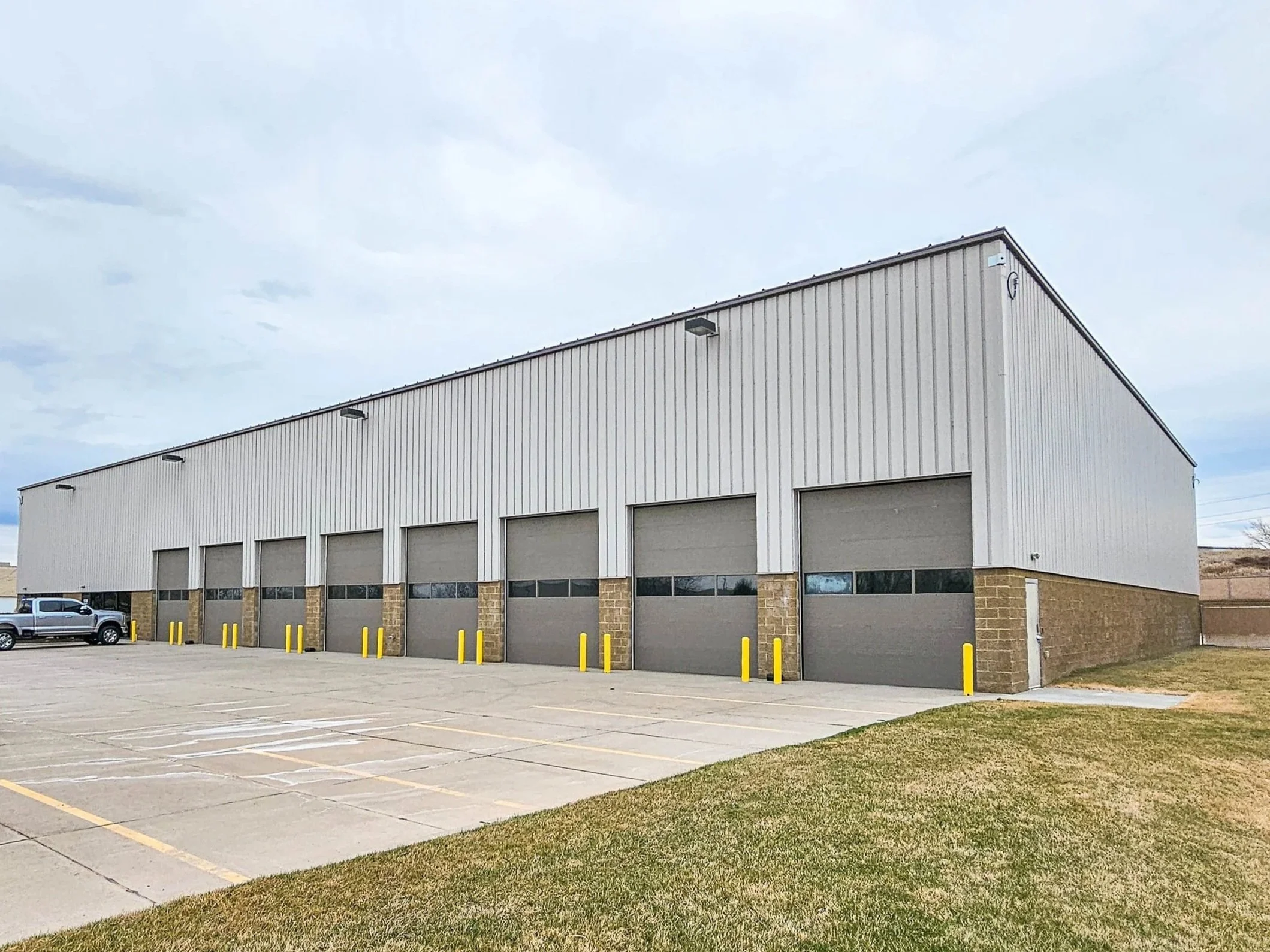 18,000-SF Industrial Lease