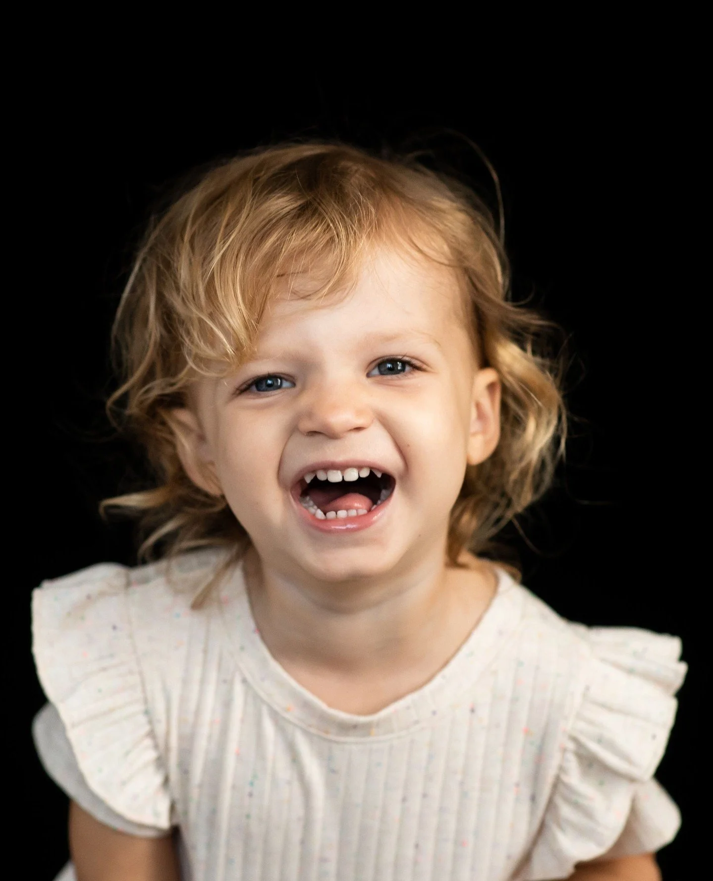 ✨️Childhood is too magical to be remembered by awkward poses and forced smiles✨️ ⁠
⁠
Luckily I have a solution! ⁠
Not Your Average School Portraits Pop Up⁠
Saturday, September 20th 10-1⁠
⁠
Details and Sign up link in comments &amp; bio!⁠
⁠