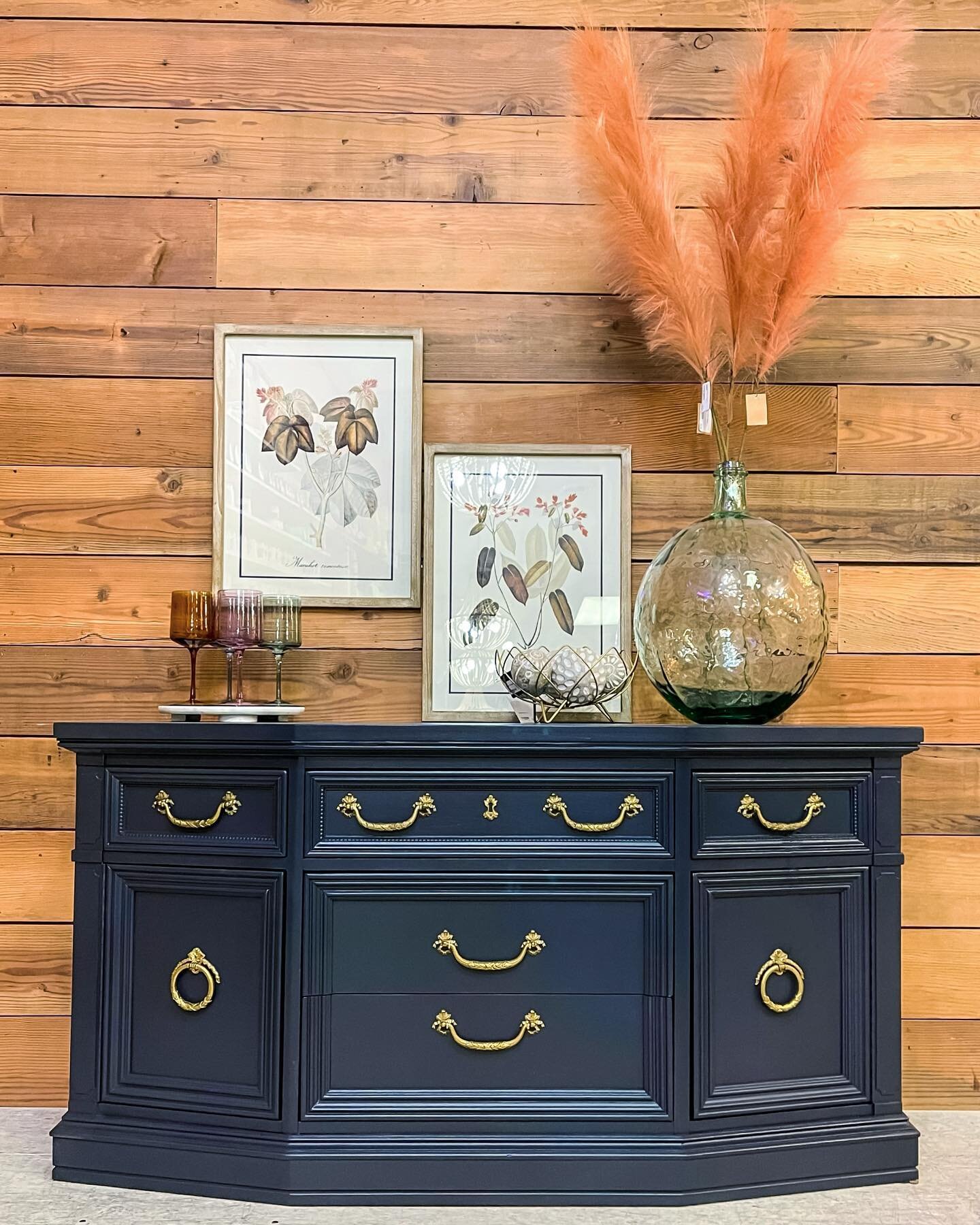 Looking for something shiny and new for your space? Look no further, we’ve got just what you didn’t know you needed😉 Whether you’re looking for a petite buffet, a cute entryway piece, or something unique to replace your TV stand, t