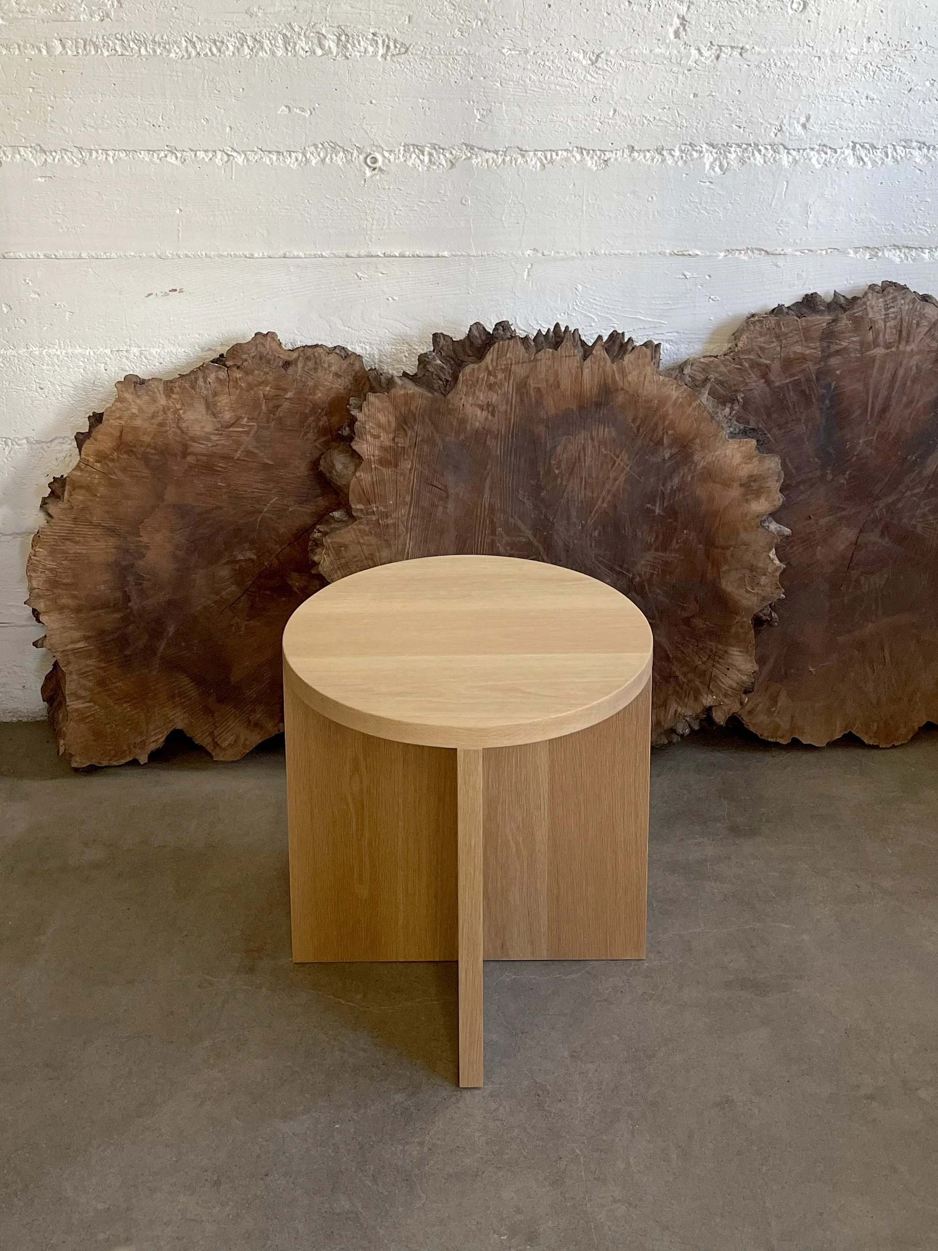 ROUND TOP FOUNDATION SIDE TABLE — M A T E R I A L