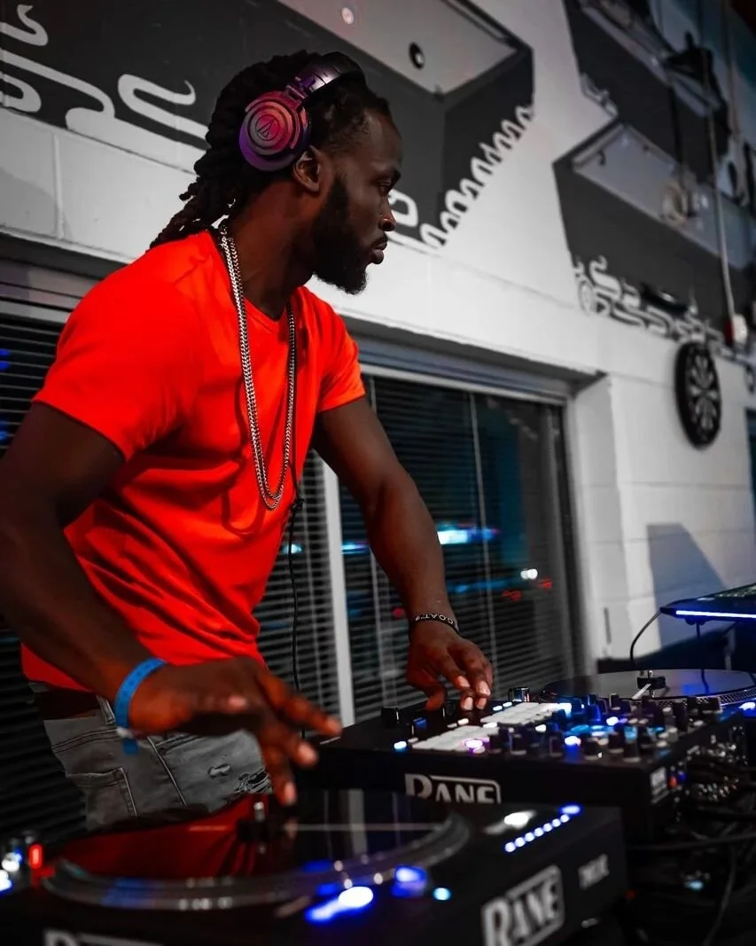 ! The ripple in still waters, is the reason for the TIDAL Wave.....
 Im the RIPPLE.

Str8 of the Plane to the Party @dramadre2000  50th Bday thanks for having me my guy.

Thrill aka John WickyWicky 

📸 @333rdeyez